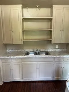 Single Family Residence For Rent in Tarrant County , 2704 W Bewick Street, Fort Worth, Texas 76109, 2 Bedroom, 1 Bathroom, Garage spaces, 1,032 Sqft, built in 1947, mls#21376662, Real Estate Agent in Fort Worth, Homes For Rent in Tarrant county, Homes For Rent in Fort Worth, Realtor in Fort Worth Texas, Real Estate Brokerage Independent Realty Texas, Luminita Cordes Realtor