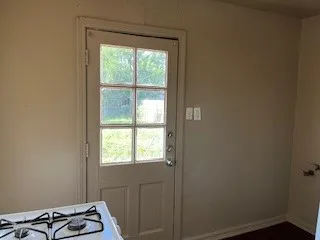 Single Family Residence For Rent in Tarrant County , 2704 W Bewick Street, Fort Worth, Texas 76109, 2 Bedroom, 1 Bathroom, Garage spaces, 1,032 Sqft, built in 1947, mls#21376662, Real Estate Agent in Fort Worth, Homes For Rent in Tarrant county, Homes For Rent in Fort Worth, Realtor in Fort Worth Texas, Real Estate Brokerage Independent Realty Texas, Luminita Cordes Realtor