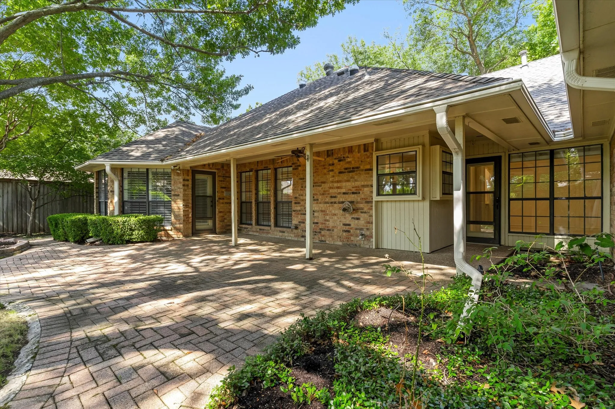 Single Family Residence For Sale in Collin County , 6604 Garfield Drive, Plano, Texas 75023, 4 Bedroom, 4 Bathroom, 2 Garage spaces, 2,803 Sqft, built in 1983, mls#21379157, Real Estate Agent in Plano, Homes For Sale in Collin county, Homes For Sale in Plano, Realtor in Plano Texas, Real Estate Brokerage Independent Realty Texas, Luminita Cordes Realtor