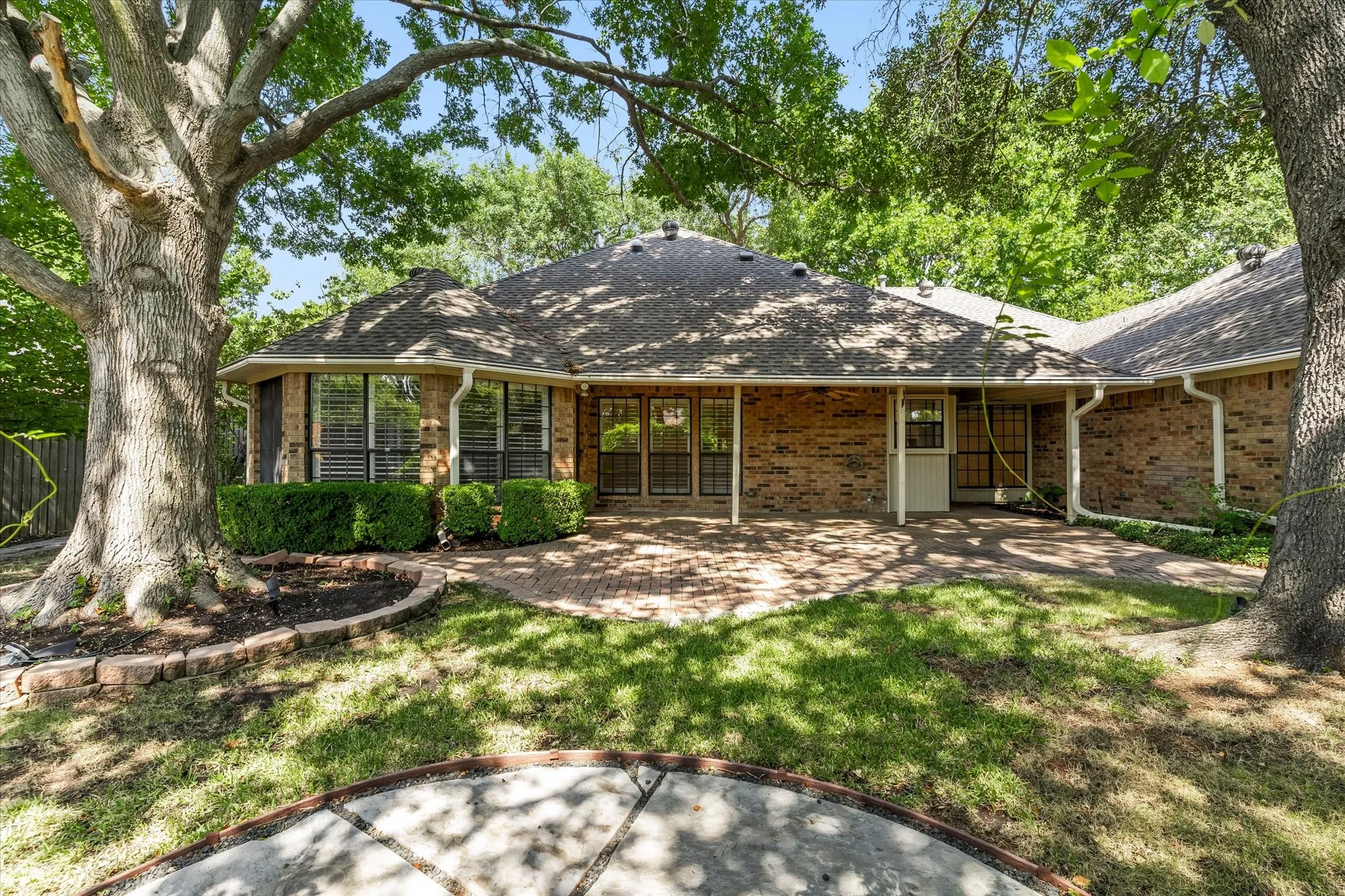 Single Family Residence For Sale in Collin County , 6604 Garfield Drive, Plano, Texas 75023, 4 Bedroom, 4 Bathroom, 2 Garage spaces, 2,803 Sqft, built in 1983, mls#21379157, Real Estate Agent in Plano, Homes For Sale in Collin county, Homes For Sale in Plano, Realtor in Plano Texas, Real Estate Brokerage Independent Realty Texas, Luminita Cordes Realtor