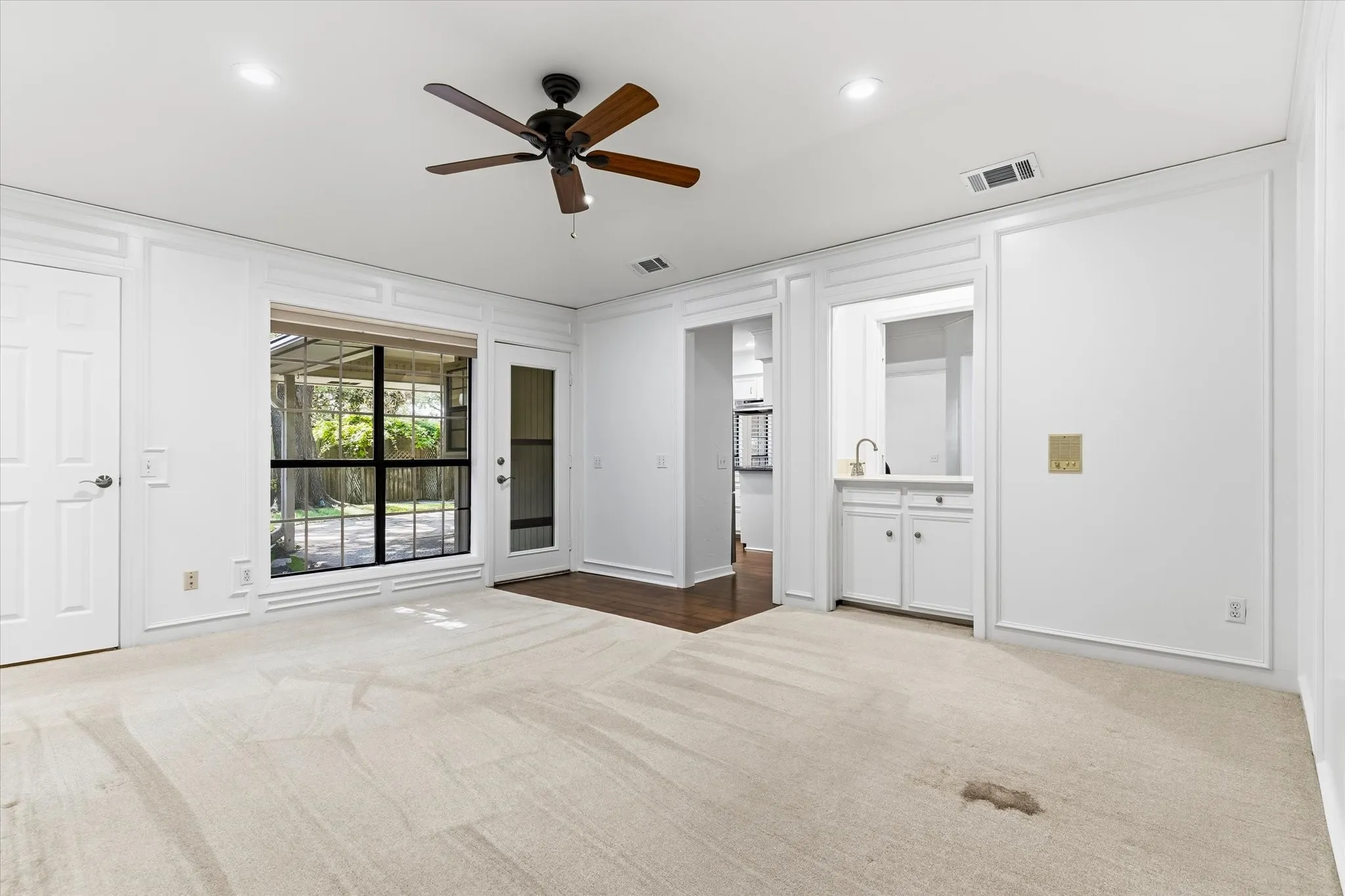 Single Family Residence For Sale in Collin County , 6604 Garfield Drive, Plano, Texas 75023, 4 Bedroom, 4 Bathroom, 2 Garage spaces, 2,803 Sqft, built in 1983, mls#21379157, Real Estate Agent in Plano, Homes For Sale in Collin county, Homes For Sale in Plano, Realtor in Plano Texas, Real Estate Brokerage Independent Realty Texas, Luminita Cordes Realtor