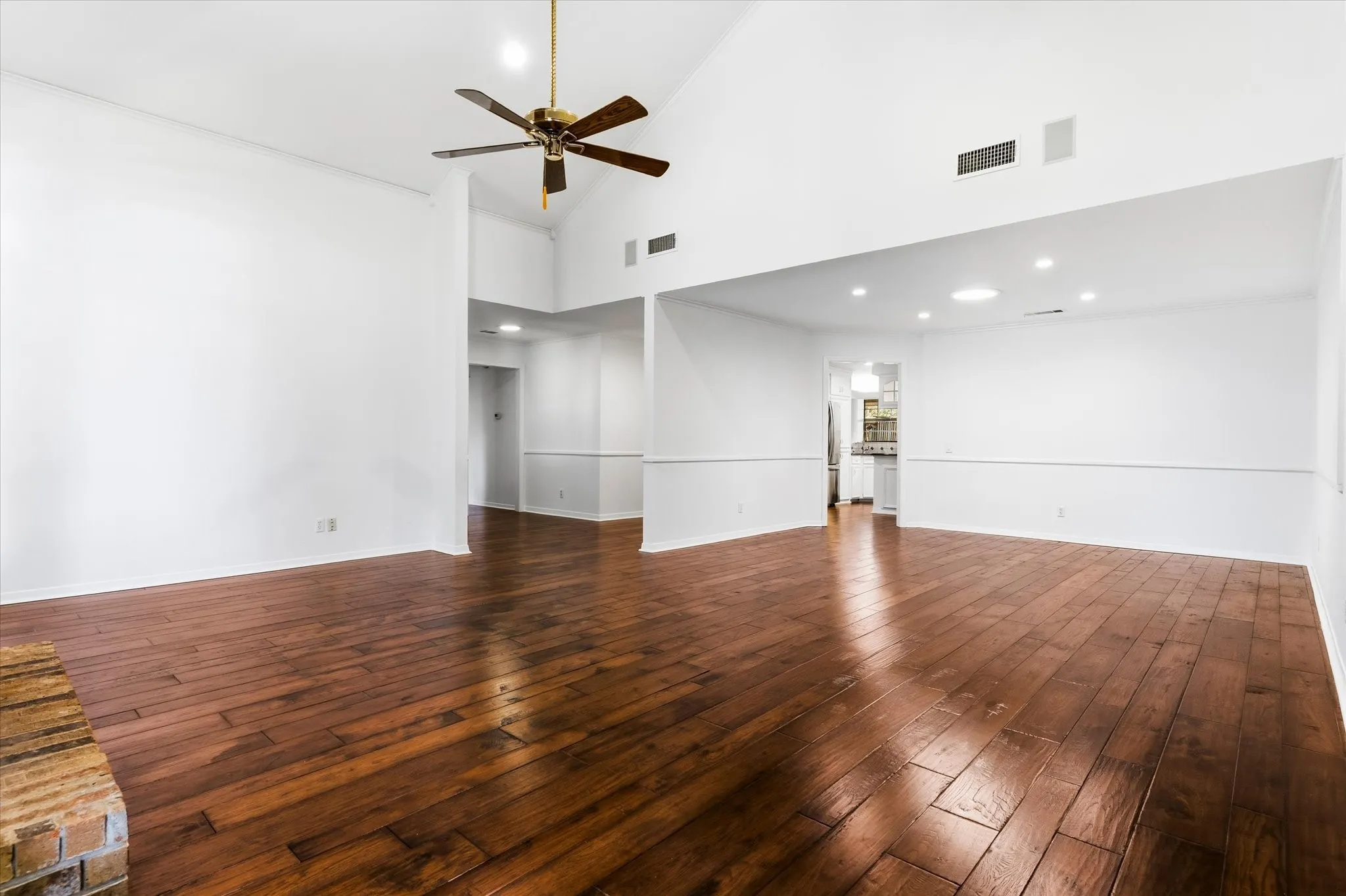 Single Family Residence For Sale in Collin County , 6604 Garfield Drive, Plano, Texas 75023, 4 Bedroom, 4 Bathroom, 2 Garage spaces, 2,803 Sqft, built in 1983, mls#21379157, Real Estate Agent in Plano, Homes For Sale in Collin county, Homes For Sale in Plano, Realtor in Plano Texas, Real Estate Brokerage Independent Realty Texas, Luminita Cordes Realtor
