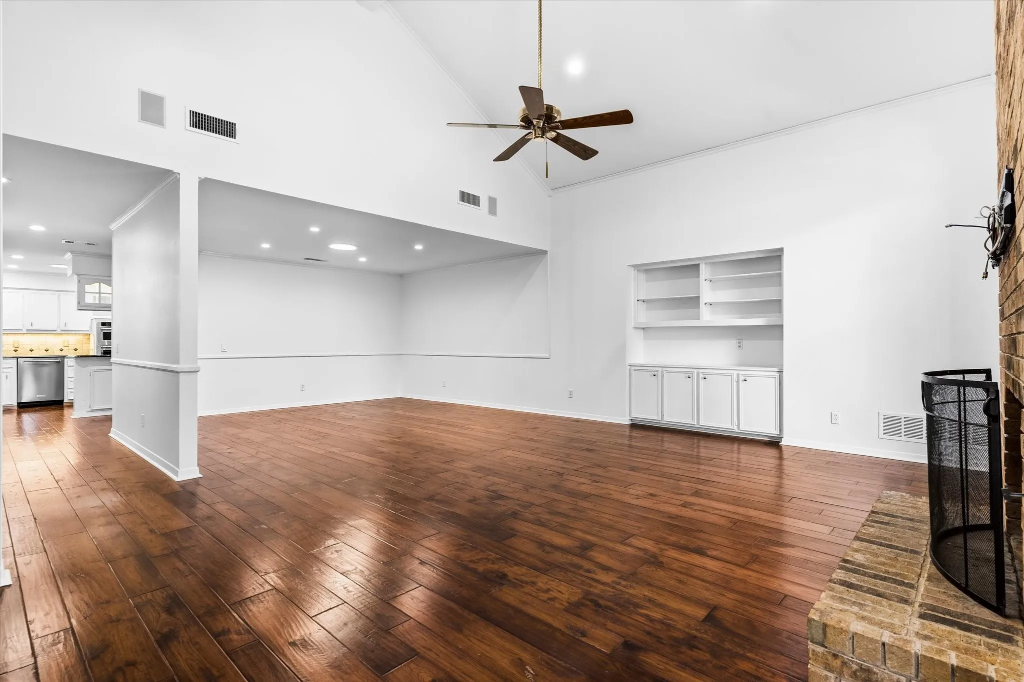 Single Family Residence For Sale in Collin County , 6604 Garfield Drive, Plano, Texas 75023, 4 Bedroom, 4 Bathroom, 2 Garage spaces, 2,803 Sqft, built in 1983, mls#21379157, Real Estate Agent in Plano, Homes For Sale in Collin county, Homes For Sale in Plano, Realtor in Plano Texas, Real Estate Brokerage Independent Realty Texas, Luminita Cordes Realtor