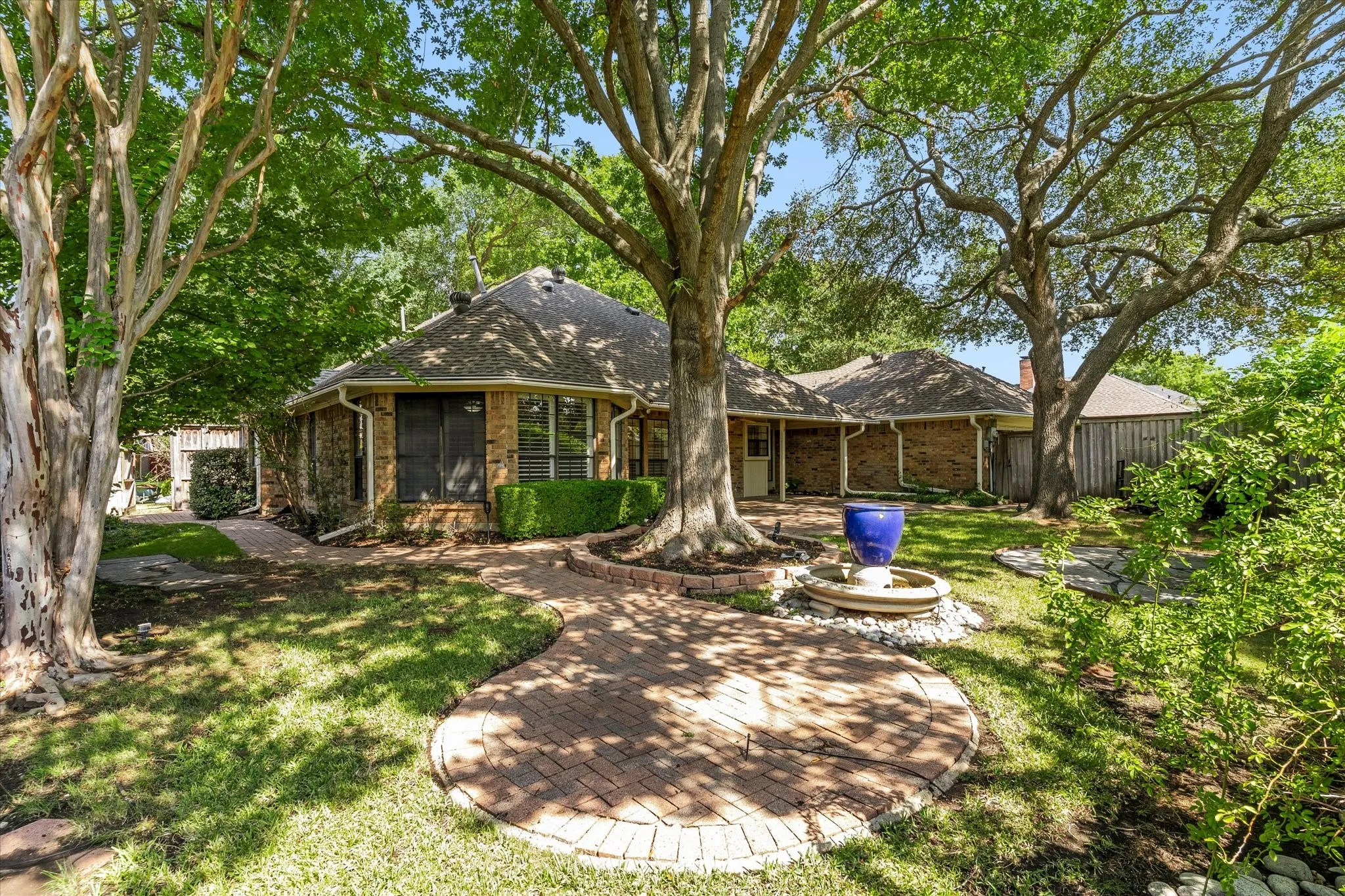 Single Family Residence For Sale in Collin County , 6604 Garfield Drive, Plano, Texas 75023, 4 Bedroom, 4 Bathroom, 2 Garage spaces, 2,803 Sqft, built in 1983, mls#21379157, Real Estate Agent in Plano, Homes For Sale in Collin county, Homes For Sale in Plano, Realtor in Plano Texas, Real Estate Brokerage Independent Realty Texas, Luminita Cordes Realtor
