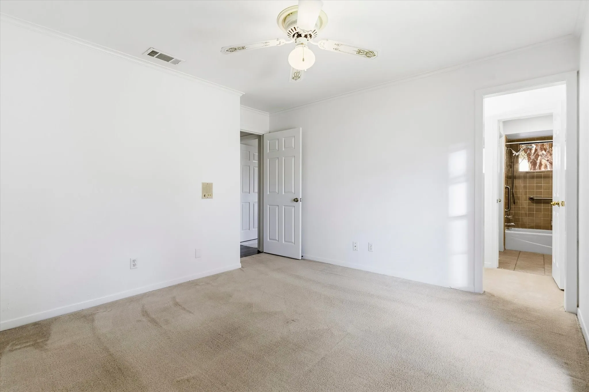 Single Family Residence For Sale in Collin County , 6604 Garfield Drive, Plano, Texas 75023, 4 Bedroom, 4 Bathroom, 2 Garage spaces, 2,803 Sqft, built in 1983, mls#21379157, Real Estate Agent in Plano, Homes For Sale in Collin county, Homes For Sale in Plano, Realtor in Plano Texas, Real Estate Brokerage Independent Realty Texas, Luminita Cordes Realtor