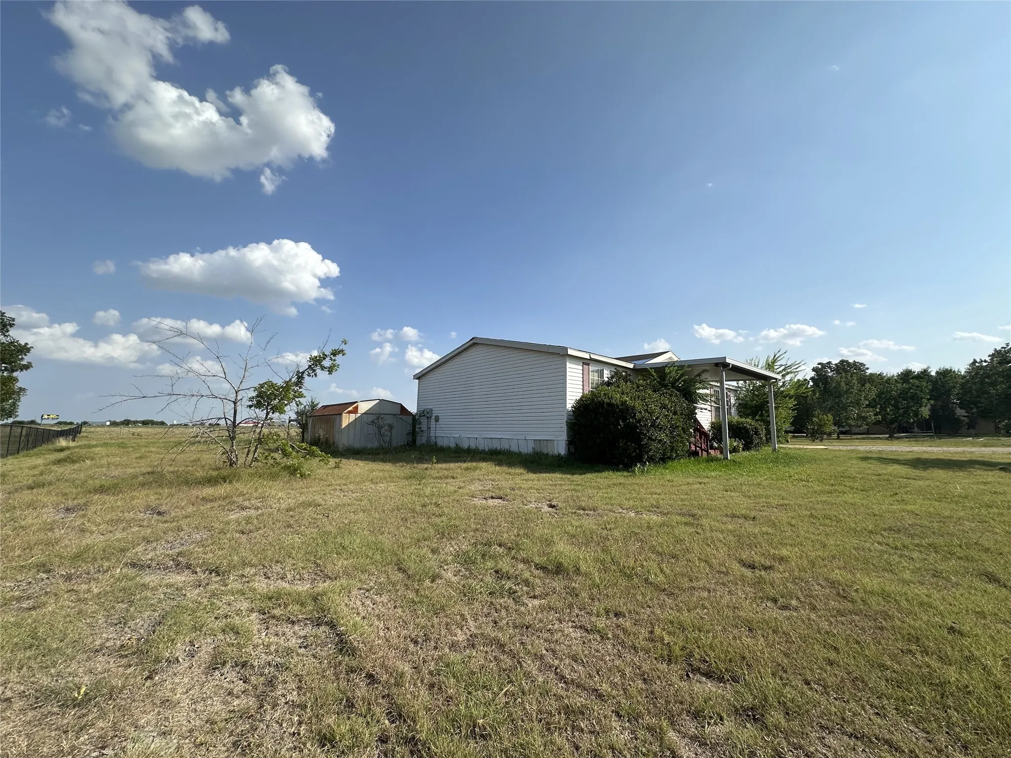 Mobile Home For Sale in Kaufman County , 7099 Terry Lea Lane, Forney, Texas 75126, 2 Bedroom, 2 Bathroom, Garage spaces, 1,484 Sqft, built in 2002, mls#21379196, Real Estate Agent in Forney, Homes For Sale in Kaufman county, Homes For Sale in Forney, Realtor in Forney Texas, Real Estate Brokerage Independent Realty Texas, Luminita Cordes Realtor