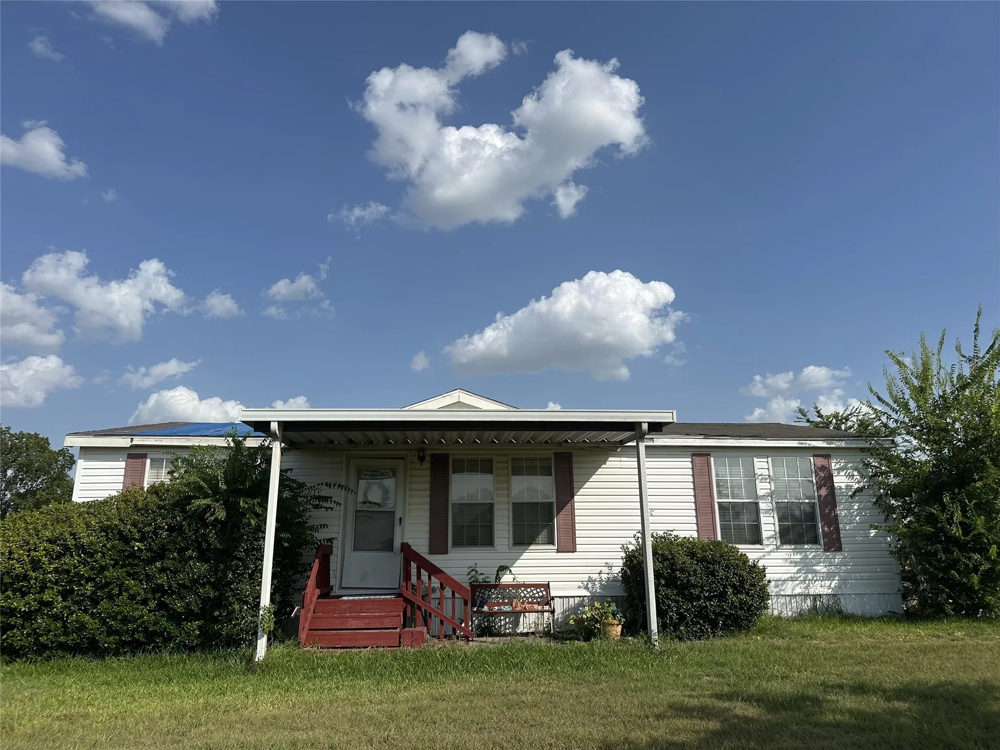 Mobile Home For Sale in Kaufman County , 7099 Terry Lea Lane, Forney, Texas 75126, 2 Bedroom, 2 Bathroom, Garage spaces, 1,484 Sqft, built in 2002, mls#21379196, Real Estate Agent in Forney, Homes For Sale in Kaufman county, Homes For Sale in Forney, Realtor in Forney Texas, Real Estate Brokerage Independent Realty Texas, Luminita Cordes Realtor