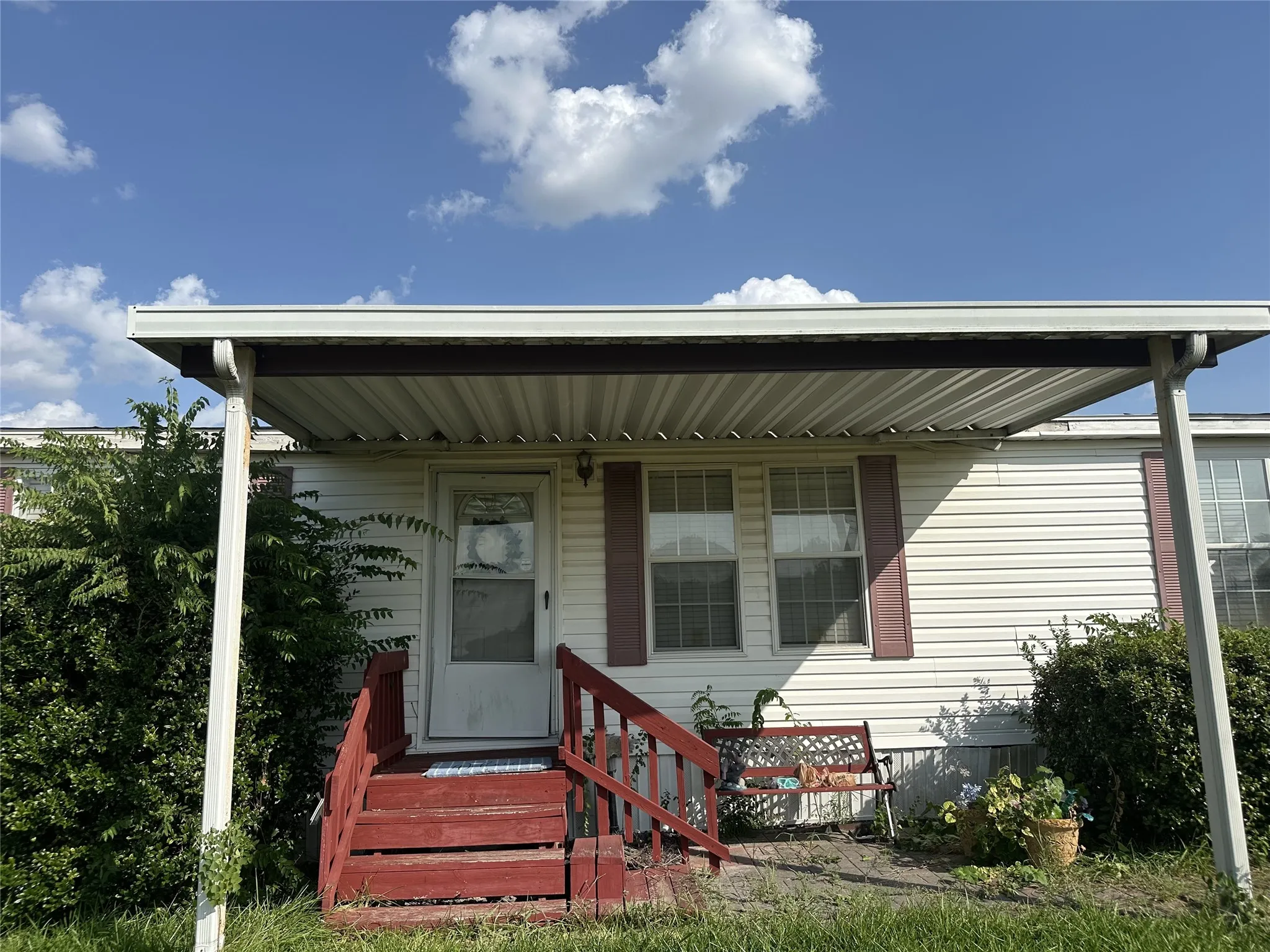 Mobile Home For Sale in Kaufman County , 7099 Terry Lea Lane, Forney, Texas 75126, 2 Bedroom, 2 Bathroom, Garage spaces, 1,484 Sqft, built in 2002, mls#21379196, Real Estate Agent in Forney, Homes For Sale in Kaufman county, Homes For Sale in Forney, Realtor in Forney Texas, Real Estate Brokerage Independent Realty Texas, Luminita Cordes Realtor