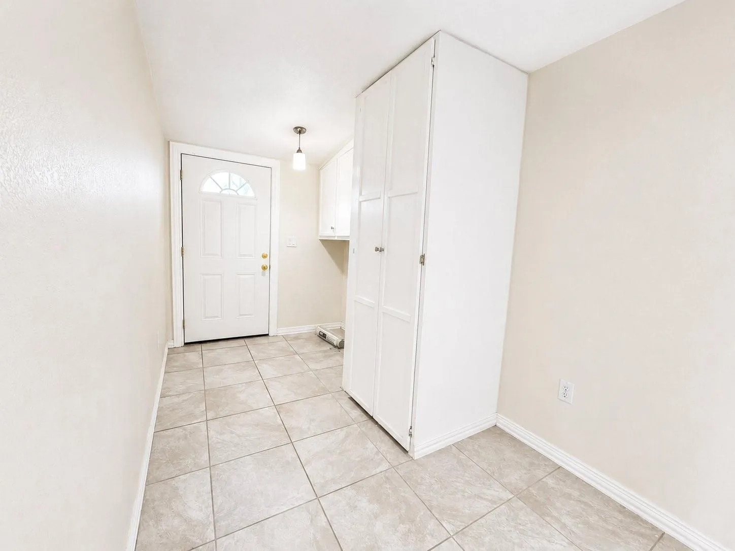 Single Family Residence For Rent in Dallas County , 709 S Munger Boulevard, Dallas, Texas 75223, 4 Bedroom, 1 Bathroom, Garage spaces, 1,610 Sqft, built in 1928, mls#21379198, Real Estate Agent in Dallas, Homes For Rent in Dallas county, Homes For Rent in Dallas, Realtor in Dallas Texas, Real Estate Brokerage Independent Realty Texas, Luminita Cordes Realtor
