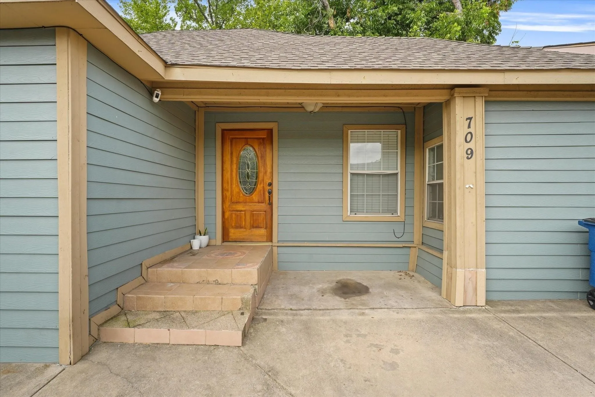 Single Family Residence For Rent in Dallas County , 709 S Munger Boulevard, Dallas, Texas 75223, 4 Bedroom, 1 Bathroom, Garage spaces, 1,610 Sqft, built in 1928, mls#21379198, Real Estate Agent in Dallas, Homes For Rent in Dallas county, Homes For Rent in Dallas, Realtor in Dallas Texas, Real Estate Brokerage Independent Realty Texas, Luminita Cordes Realtor