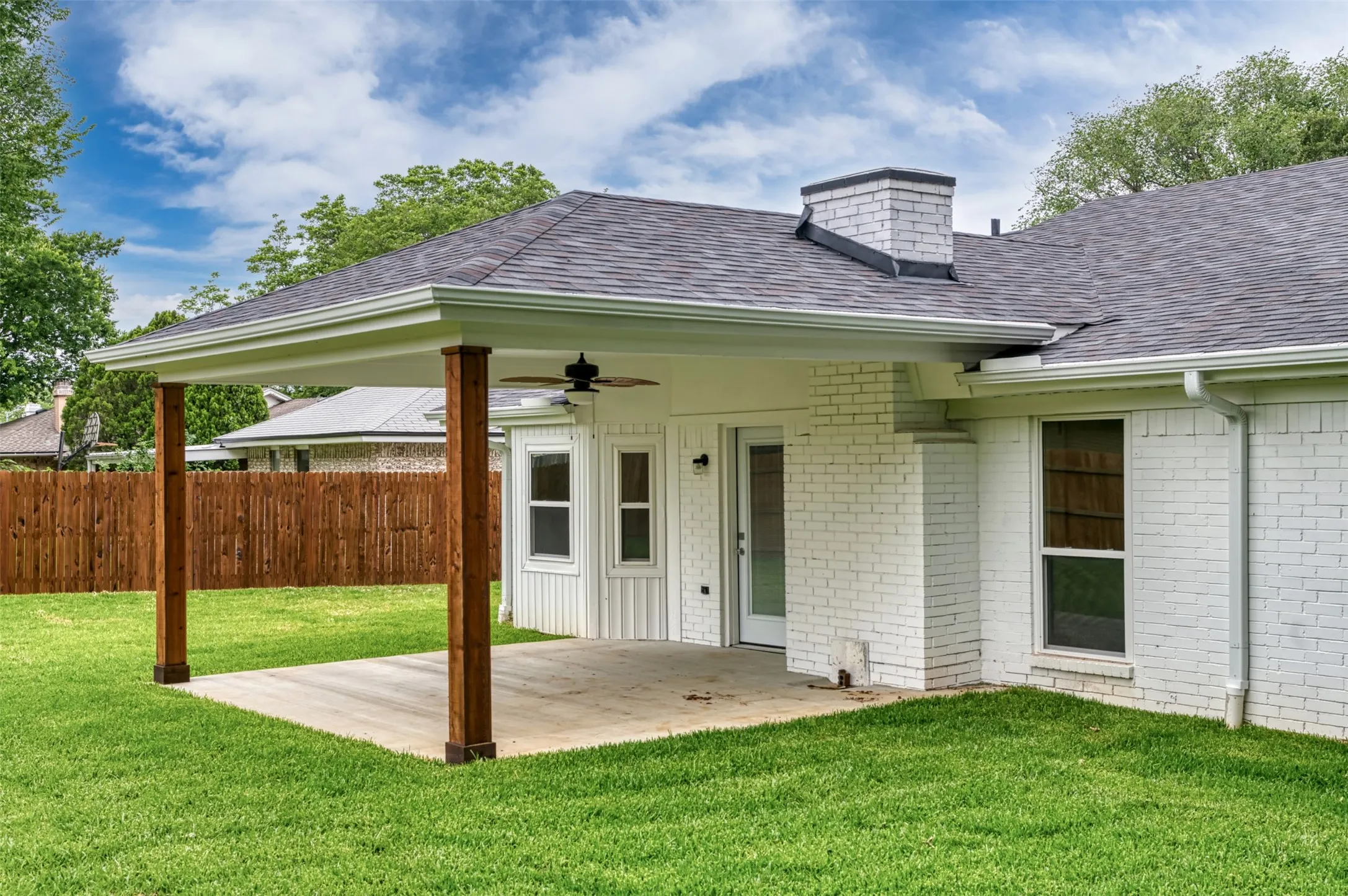 Single Family Residence For Rent in Tarrant County , 314 Sixpence Lane, Euless, Texas 76039, 3 Bedroom, 2 Bathroom, 2 Garage spaces, 1,564 Sqft, built in 1981, mls#21379202, Real Estate Agent in Euless, Homes For Rent in Tarrant county, Homes For Rent in Euless, Realtor in Euless Texas, Real Estate Brokerage Independent Realty Texas, Luminita Cordes Realtor