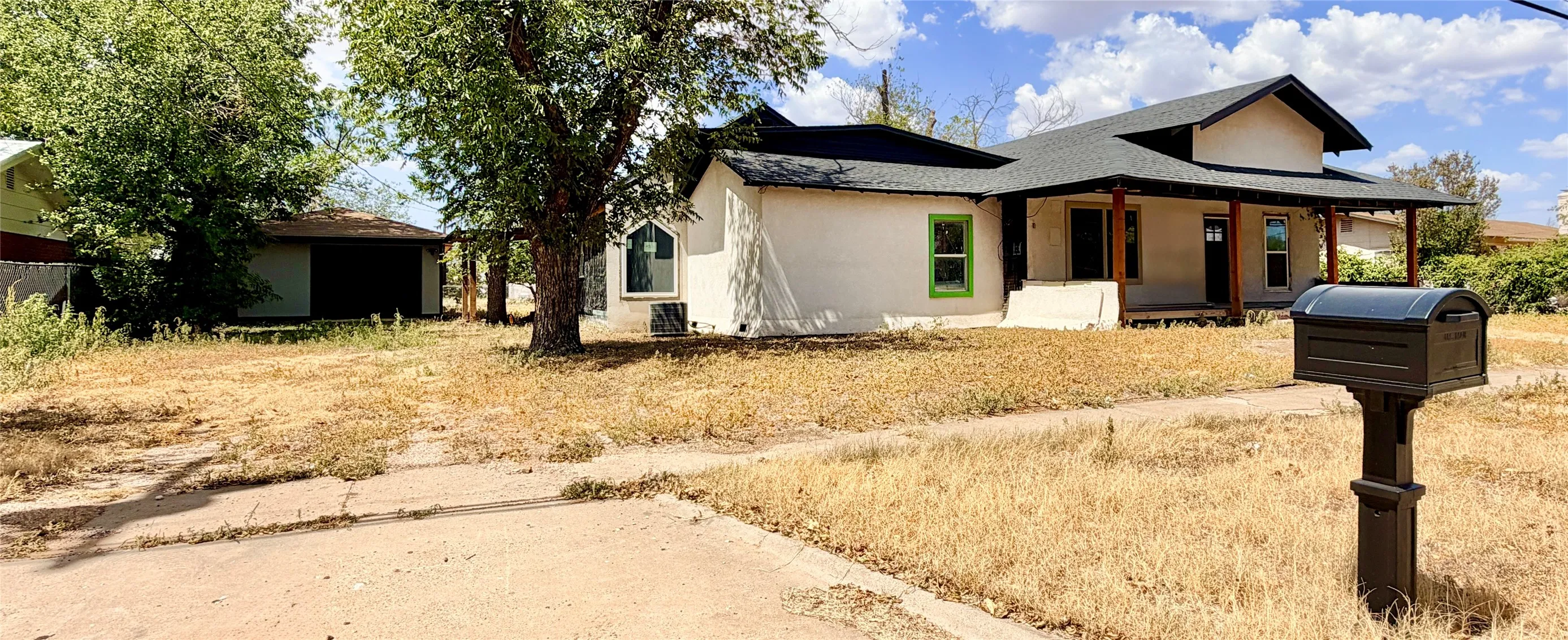 Single Family Residence For Sale in Taylor County , 808 Trundy, Merkel, Texas 79536, 4 Bedroom, 2 Bathroom, 1 Garage spaces, 2,636 Sqft, built in 1932, mls#21379200, Real Estate Agent in Merkel, Homes For Sale in Taylor county, Homes For Sale in Merkel, Realtor in Merkel Texas, Real Estate Brokerage Independent Realty Texas, Luminita Cordes Realtor