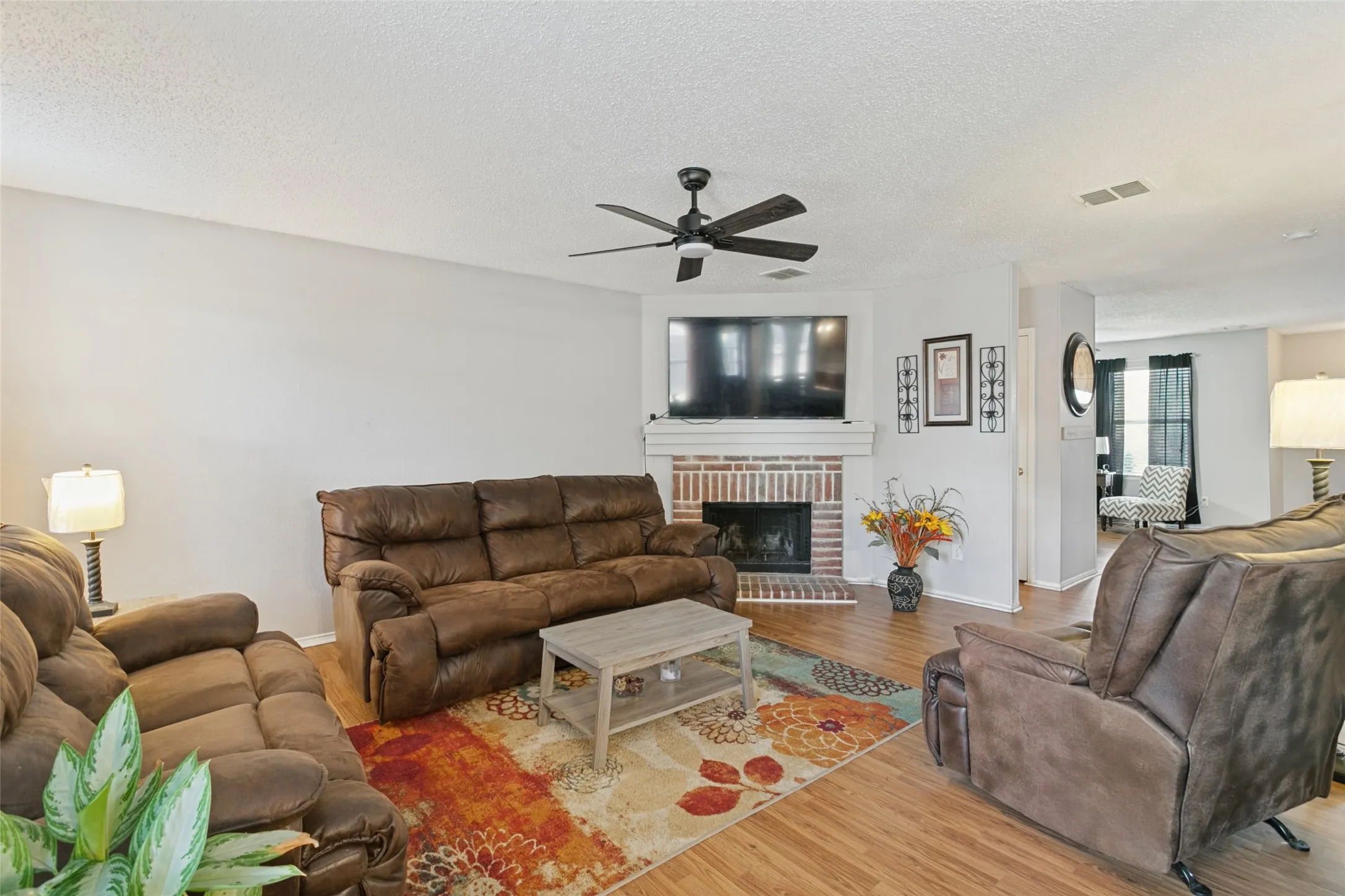 Single Family Residence For Sale in Tarrant County , 3925 Stonewick Court, Fort Worth, Texas 76123, 4 Bedroom, 3 Bathroom, 2 Garage spaces, 2,644 Sqft, built in 1999, mls#21356467, Real Estate Agent in Fort Worth, Homes For Sale in Tarrant county, Homes For Sale in Fort Worth, Realtor in Fort Worth Texas, Real Estate Brokerage Independent Realty Texas, Luminita Cordes Realtor