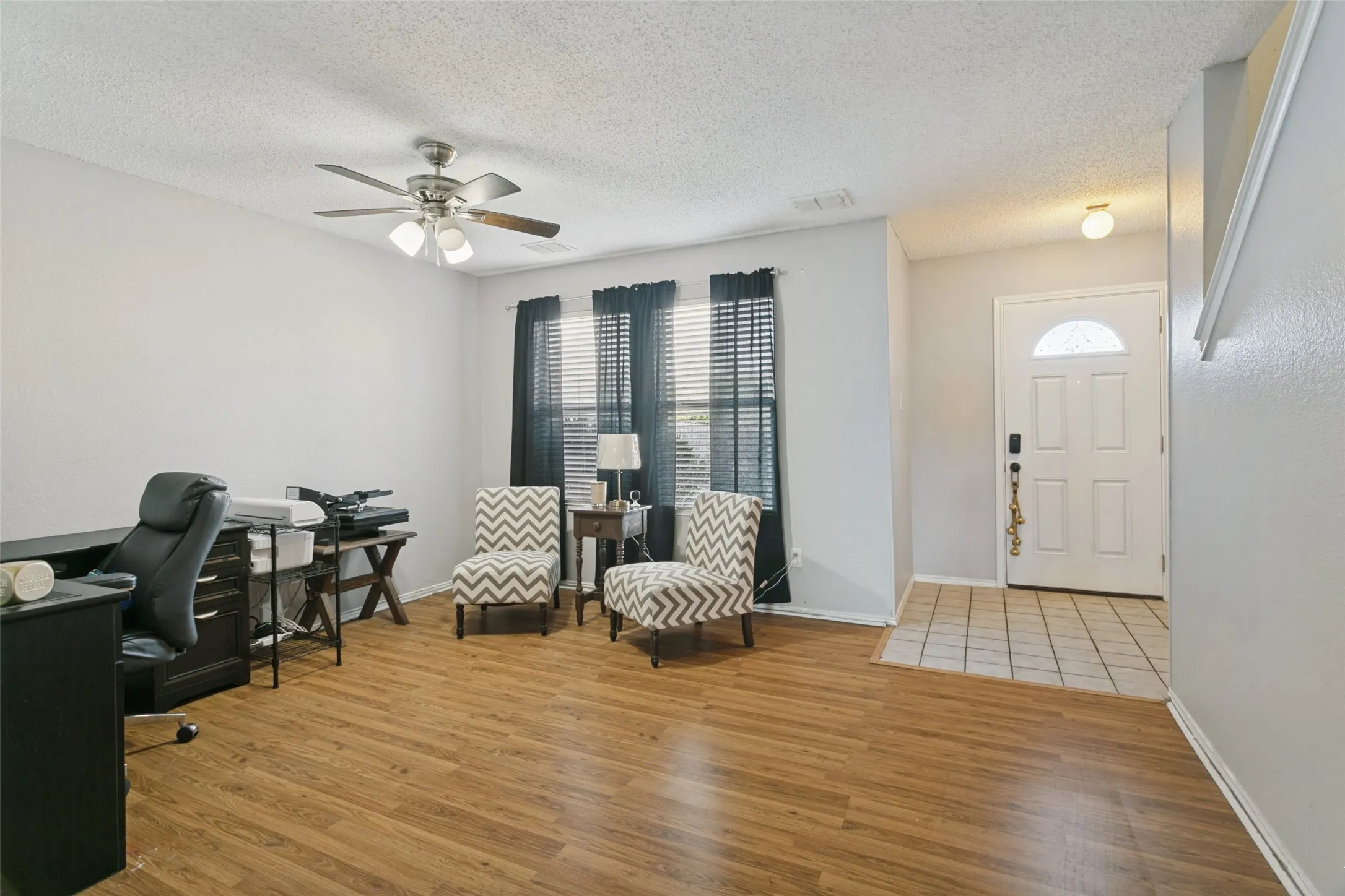 Single Family Residence For Sale in Tarrant County , 3925 Stonewick Court, Fort Worth, Texas 76123, 4 Bedroom, 3 Bathroom, 2 Garage spaces, 2,644 Sqft, built in 1999, mls#21356467, Real Estate Agent in Fort Worth, Homes For Sale in Tarrant county, Homes For Sale in Fort Worth, Realtor in Fort Worth Texas, Real Estate Brokerage Independent Realty Texas, Luminita Cordes Realtor