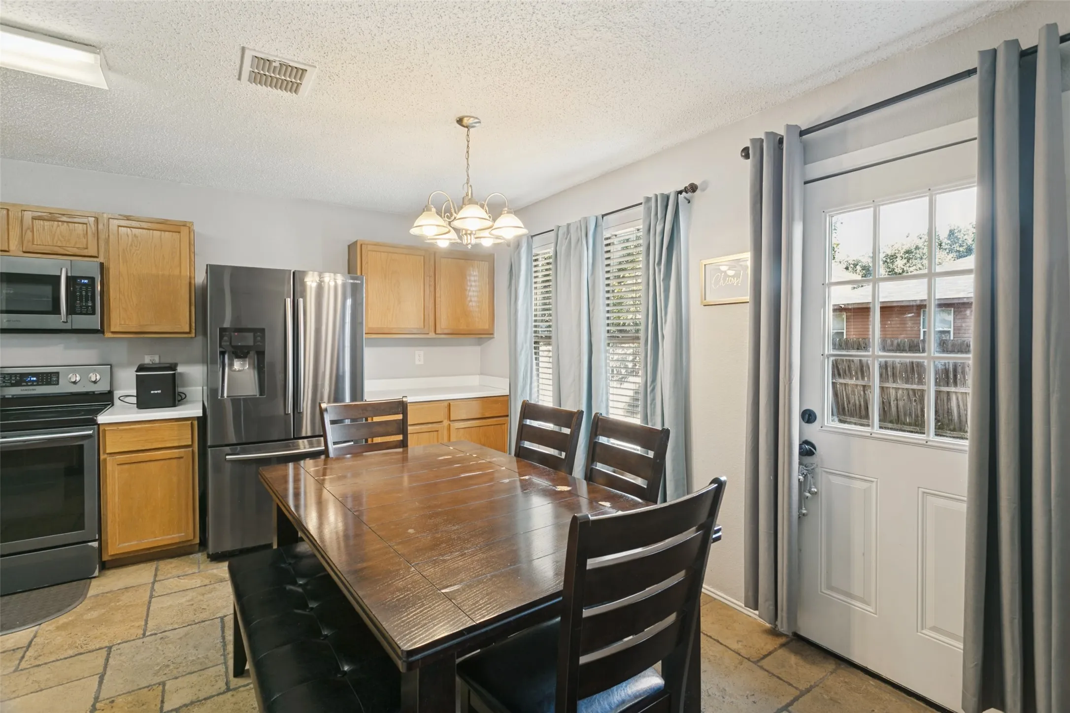 Single Family Residence For Sale in Tarrant County , 3925 Stonewick Court, Fort Worth, Texas 76123, 4 Bedroom, 3 Bathroom, 2 Garage spaces, 2,644 Sqft, built in 1999, mls#21356467, Real Estate Agent in Fort Worth, Homes For Sale in Tarrant county, Homes For Sale in Fort Worth, Realtor in Fort Worth Texas, Real Estate Brokerage Independent Realty Texas, Luminita Cordes Realtor