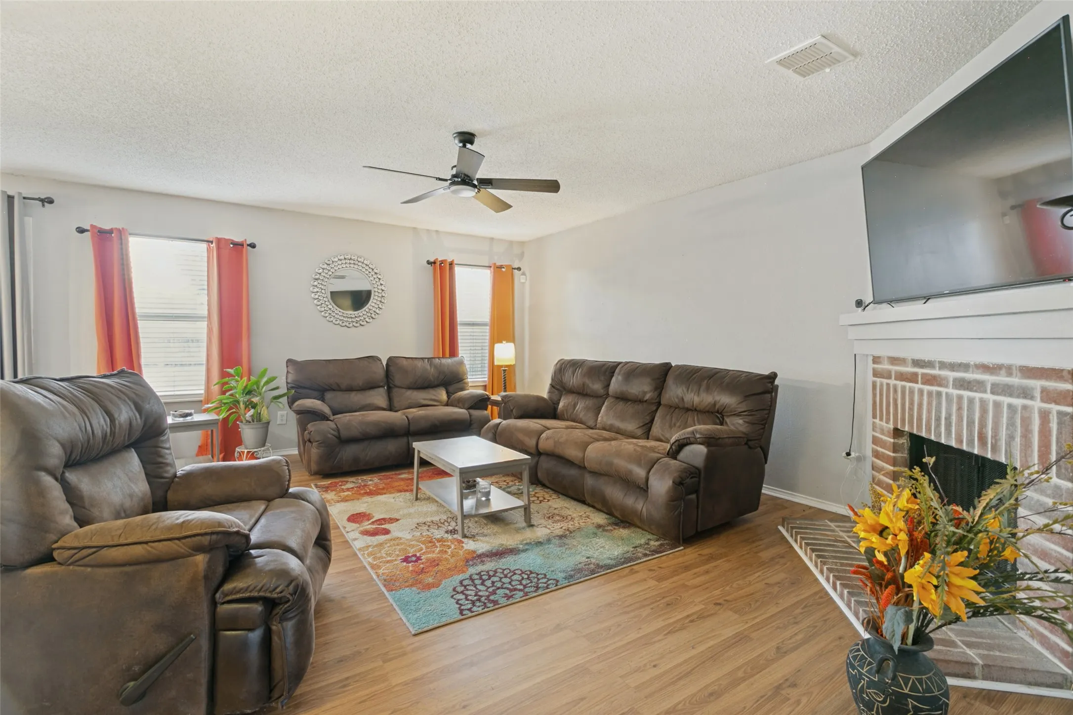 Single Family Residence For Sale in Tarrant County , 3925 Stonewick Court, Fort Worth, Texas 76123, 4 Bedroom, 3 Bathroom, 2 Garage spaces, 2,644 Sqft, built in 1999, mls#21356467, Real Estate Agent in Fort Worth, Homes For Sale in Tarrant county, Homes For Sale in Fort Worth, Realtor in Fort Worth Texas, Real Estate Brokerage Independent Realty Texas, Luminita Cordes Realtor