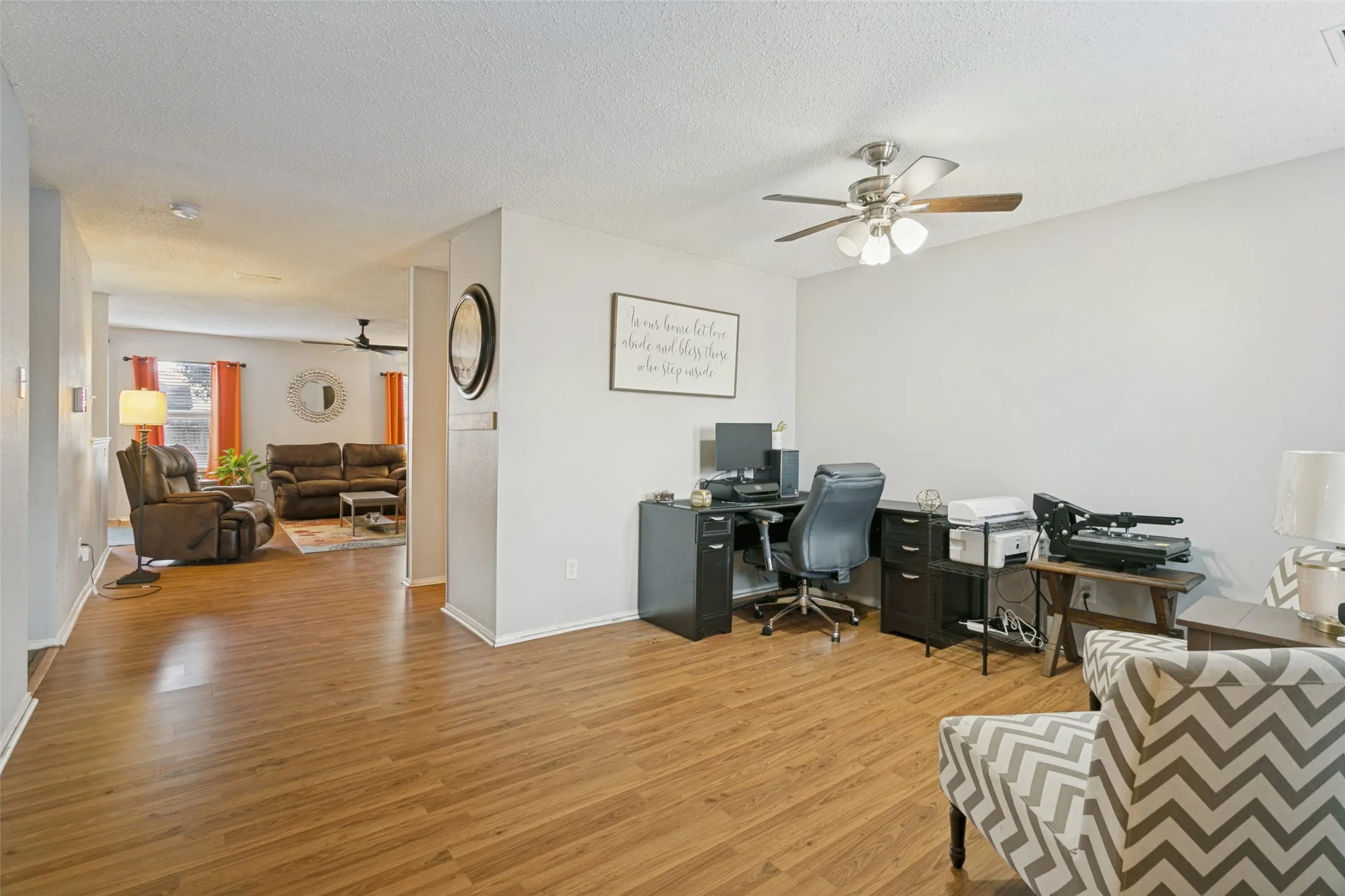 Single Family Residence For Sale in Tarrant County , 3925 Stonewick Court, Fort Worth, Texas 76123, 4 Bedroom, 3 Bathroom, 2 Garage spaces, 2,644 Sqft, built in 1999, mls#21356467, Real Estate Agent in Fort Worth, Homes For Sale in Tarrant county, Homes For Sale in Fort Worth, Realtor in Fort Worth Texas, Real Estate Brokerage Independent Realty Texas, Luminita Cordes Realtor