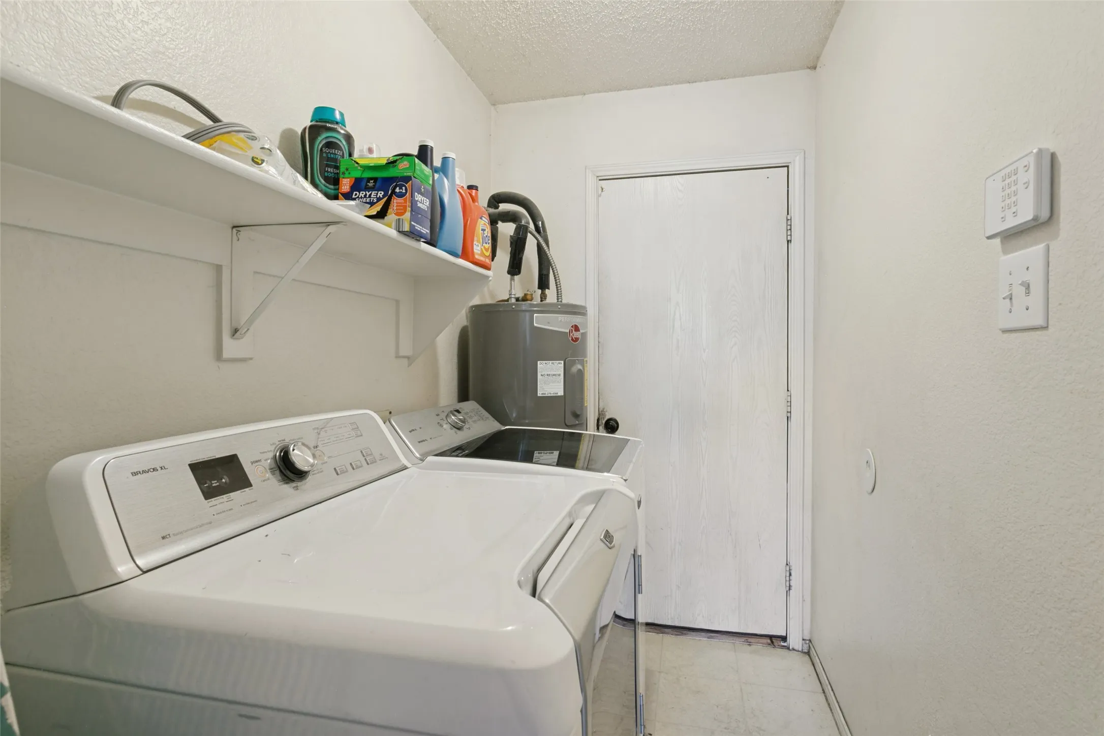 Single Family Residence For Sale in Tarrant County , 3925 Stonewick Court, Fort Worth, Texas 76123, 4 Bedroom, 3 Bathroom, 2 Garage spaces, 2,644 Sqft, built in 1999, mls#21356467, Real Estate Agent in Fort Worth, Homes For Sale in Tarrant county, Homes For Sale in Fort Worth, Realtor in Fort Worth Texas, Real Estate Brokerage Independent Realty Texas, Luminita Cordes Realtor
