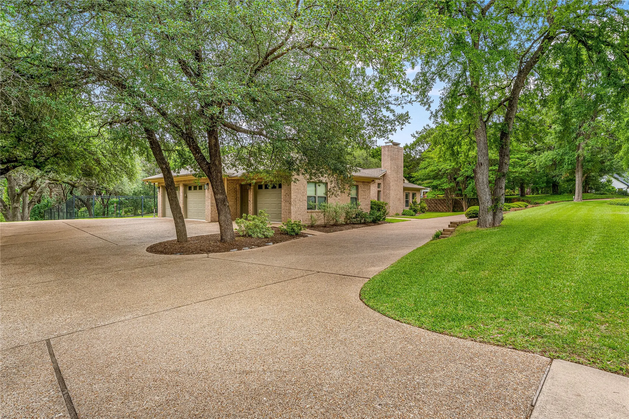Single Family Residence For Rent in Mc Lennan County , 3201 Edward Drive, Waco, Texas 76708, 4 Bedroom, 4 Bathroom, 3 Garage spaces, 3,525 Sqft, built in 2004, mls#21379212, Real Estate Agent in Waco, Homes For Rent in Mc Lennan county, Homes For Rent in Waco, Realtor in Waco Texas, Real Estate Brokerage Independent Realty Texas, Luminita Cordes Realtor