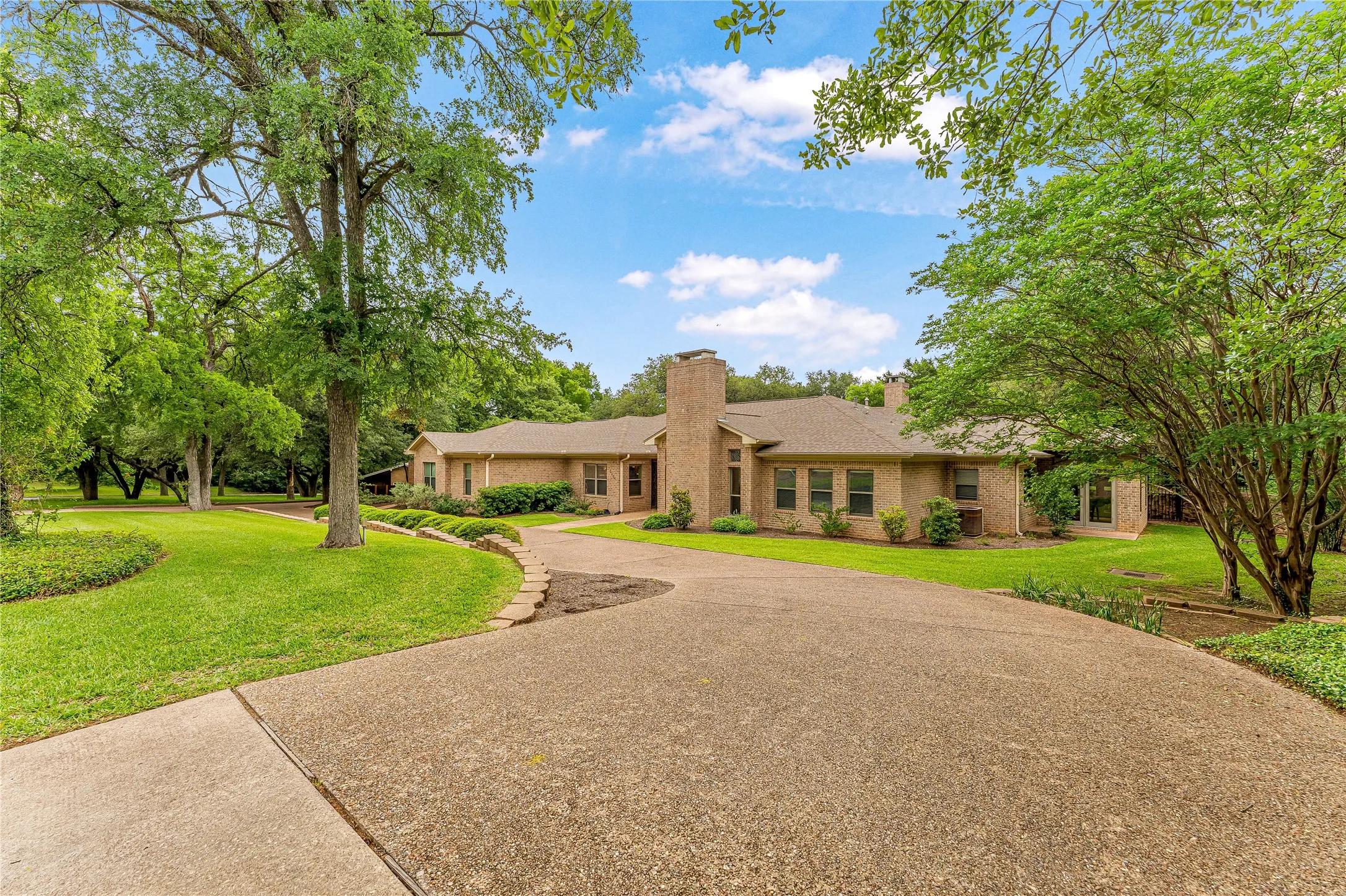 Single Family Residence For Rent in Mc Lennan County , 3201 Edward Drive, Waco, Texas 76708, 4 Bedroom, 4 Bathroom, 3 Garage spaces, 3,525 Sqft, built in 2004, mls#21379212, Real Estate Agent in Waco, Homes For Rent in Mc Lennan county, Homes For Rent in Waco, Realtor in Waco Texas, Real Estate Brokerage Independent Realty Texas, Luminita Cordes Realtor