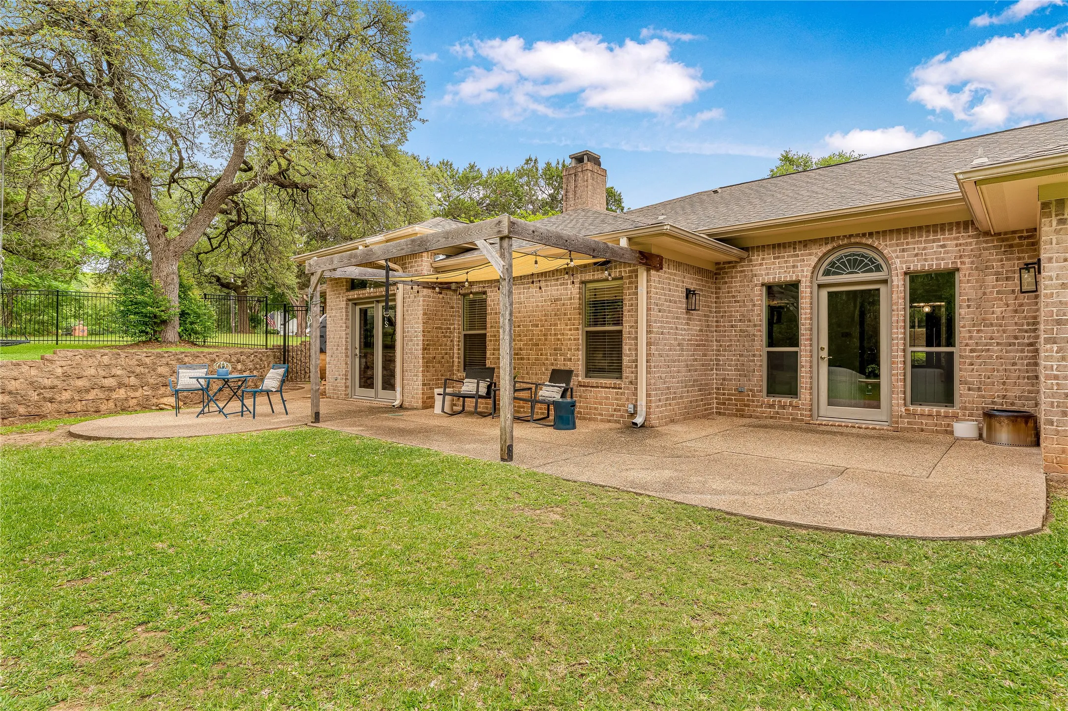 Single Family Residence For Rent in Mc Lennan County , 3201 Edward Drive, Waco, Texas 76708, 4 Bedroom, 4 Bathroom, 3 Garage spaces, 3,525 Sqft, built in 2004, mls#21379212, Real Estate Agent in Waco, Homes For Rent in Mc Lennan county, Homes For Rent in Waco, Realtor in Waco Texas, Real Estate Brokerage Independent Realty Texas, Luminita Cordes Realtor