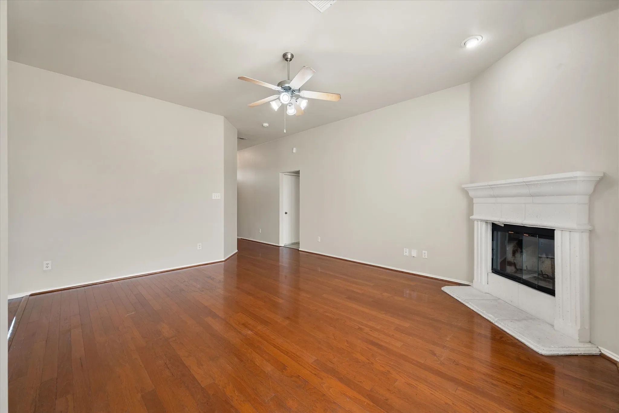 Single Family Residence For Sale in Johnson County , 1017 Caleb Street, Burleson, Texas 76028, 3 Bedroom, 2 Bathroom, 2 Garage spaces, 1,959 Sqft, built in 2002, mls#21378273, Real Estate Agent in Burleson, Homes For Sale in Johnson county, Homes For Sale in Burleson, Realtor in Burleson Texas, Real Estate Brokerage Independent Realty Texas, Luminita Cordes Realtor