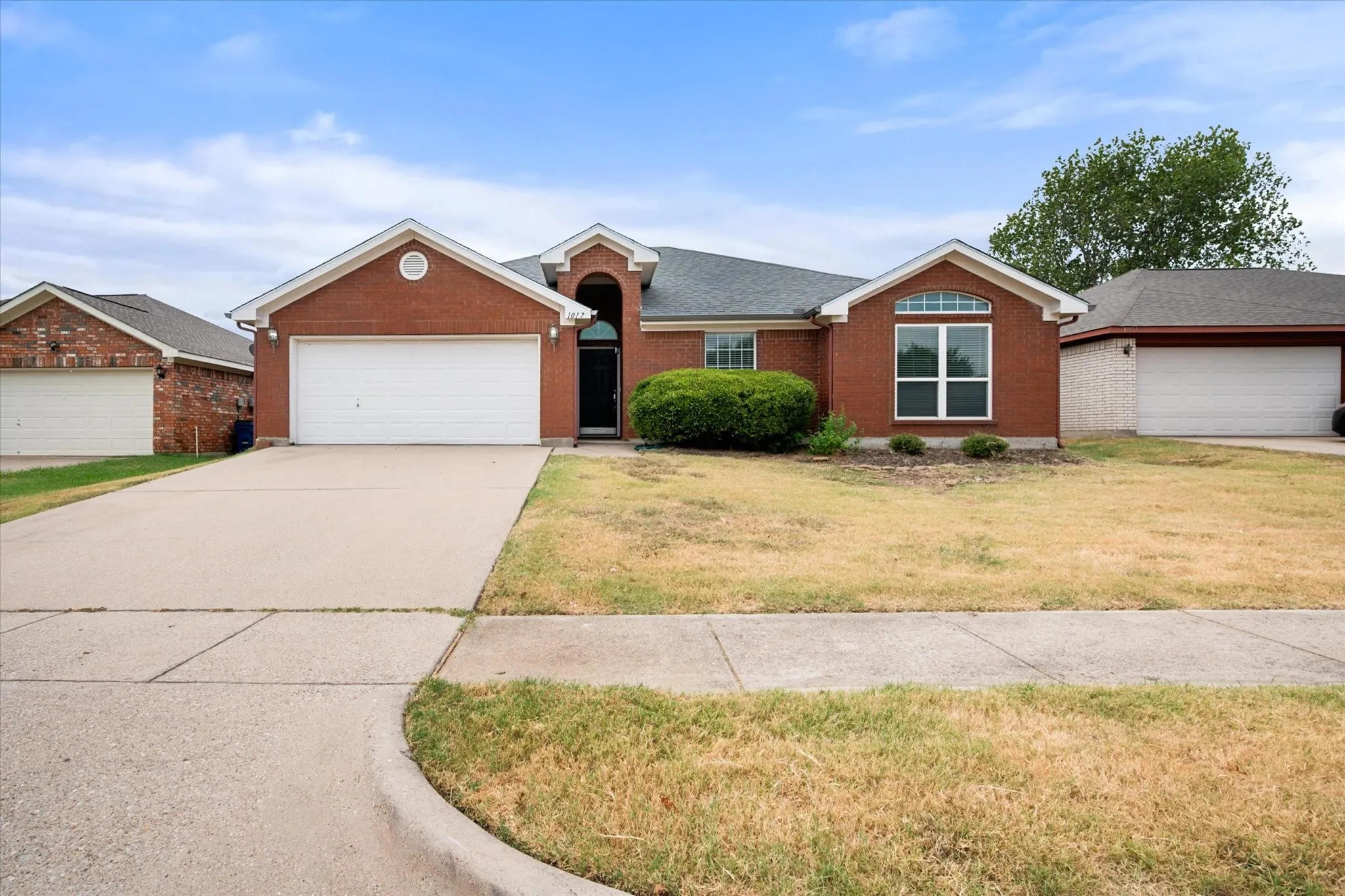 Single Family Residence For Sale in Johnson County , 1017 Caleb Street, Burleson, Texas 76028, 3 Bedroom, 2 Bathroom, 2 Garage spaces, 1,959 Sqft, built in 2002, mls#21378273, Real Estate Agent in Burleson, Homes For Sale in Johnson county, Homes For Sale in Burleson, Realtor in Burleson Texas, Real Estate Brokerage Independent Realty Texas, Luminita Cordes Realtor