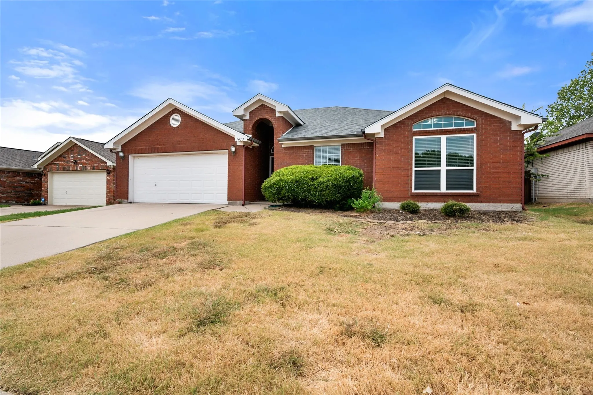 Single Family Residence For Sale in Johnson County , 1017 Caleb Street, Burleson, Texas 76028, 3 Bedroom, 2 Bathroom, 2 Garage spaces, 1,959 Sqft, built in 2002, mls#21378273, Real Estate Agent in Burleson, Homes For Sale in Johnson county, Homes For Sale in Burleson, Realtor in Burleson Texas, Real Estate Brokerage Independent Realty Texas, Luminita Cordes Realtor