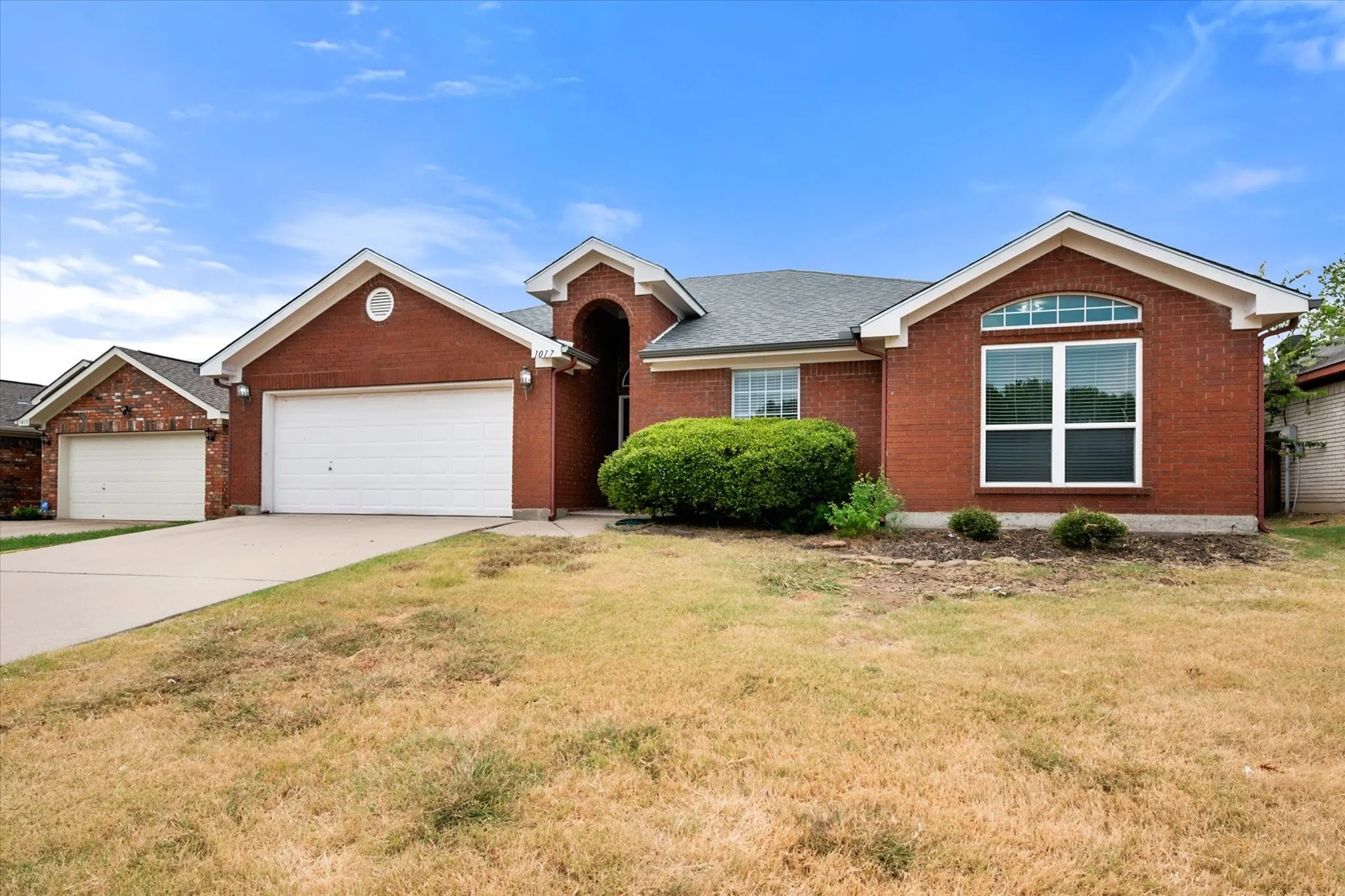 Single Family Residence For Sale in Johnson County , 1017 Caleb Street, Burleson, Texas 76028, 3 Bedroom, 2 Bathroom, 2 Garage spaces, 1,959 Sqft, built in 2002, mls#21378273, Real Estate Agent in Burleson, Homes For Sale in Johnson county, Homes For Sale in Burleson, Realtor in Burleson Texas, Real Estate Brokerage Independent Realty Texas, Luminita Cordes Realtor