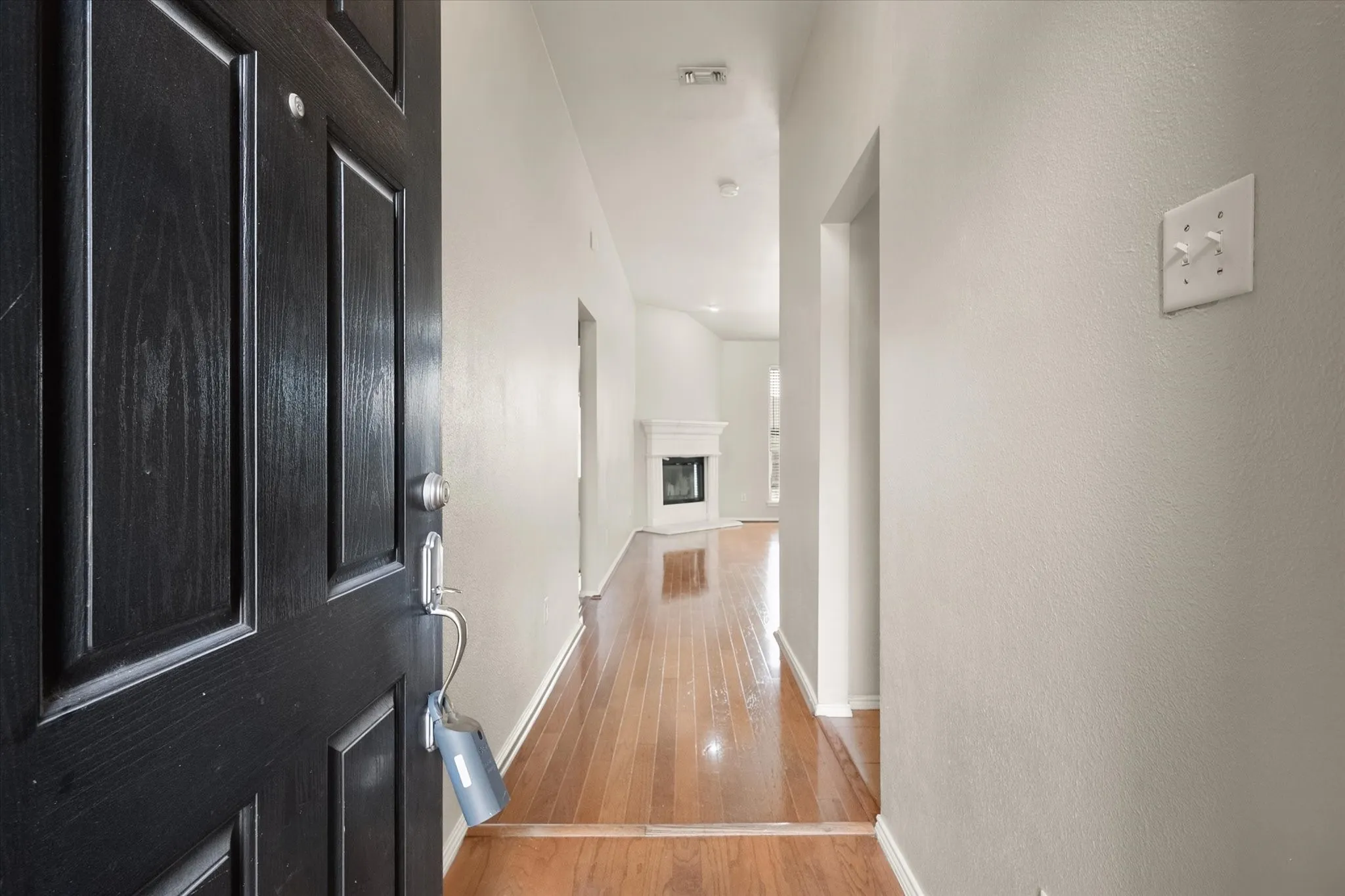 Single Family Residence For Sale in Johnson County , 1017 Caleb Street, Burleson, Texas 76028, 3 Bedroom, 2 Bathroom, 2 Garage spaces, 1,959 Sqft, built in 2002, mls#21378273, Real Estate Agent in Burleson, Homes For Sale in Johnson county, Homes For Sale in Burleson, Realtor in Burleson Texas, Real Estate Brokerage Independent Realty Texas, Luminita Cordes Realtor