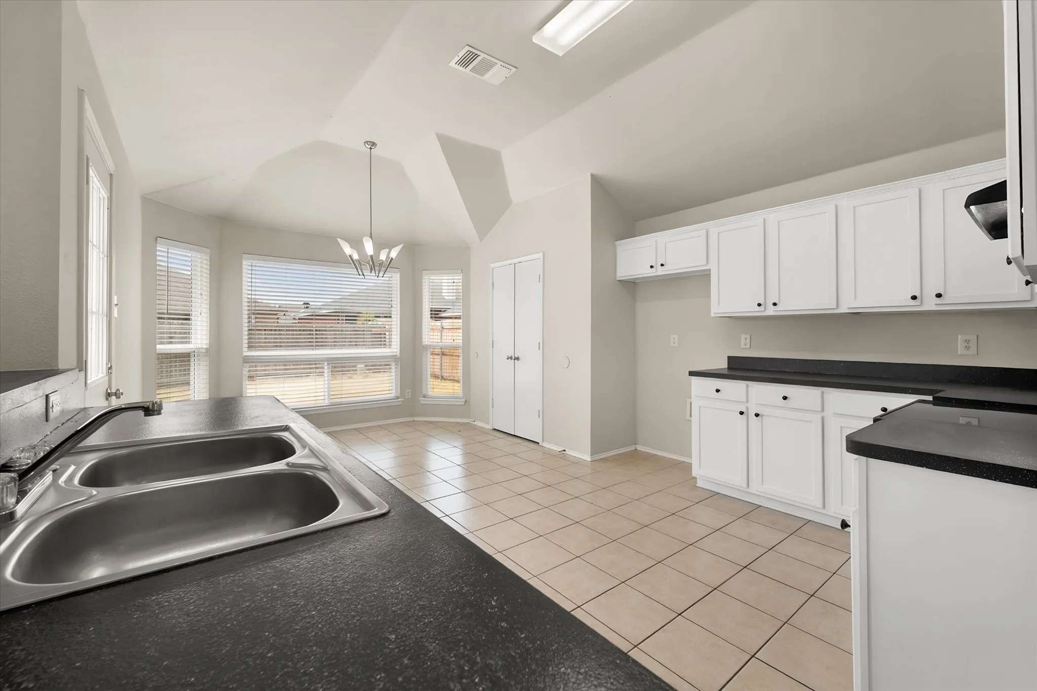 Single Family Residence For Sale in Johnson County , 1017 Caleb Street, Burleson, Texas 76028, 3 Bedroom, 2 Bathroom, 2 Garage spaces, 1,959 Sqft, built in 2002, mls#21378273, Real Estate Agent in Burleson, Homes For Sale in Johnson county, Homes For Sale in Burleson, Realtor in Burleson Texas, Real Estate Brokerage Independent Realty Texas, Luminita Cordes Realtor