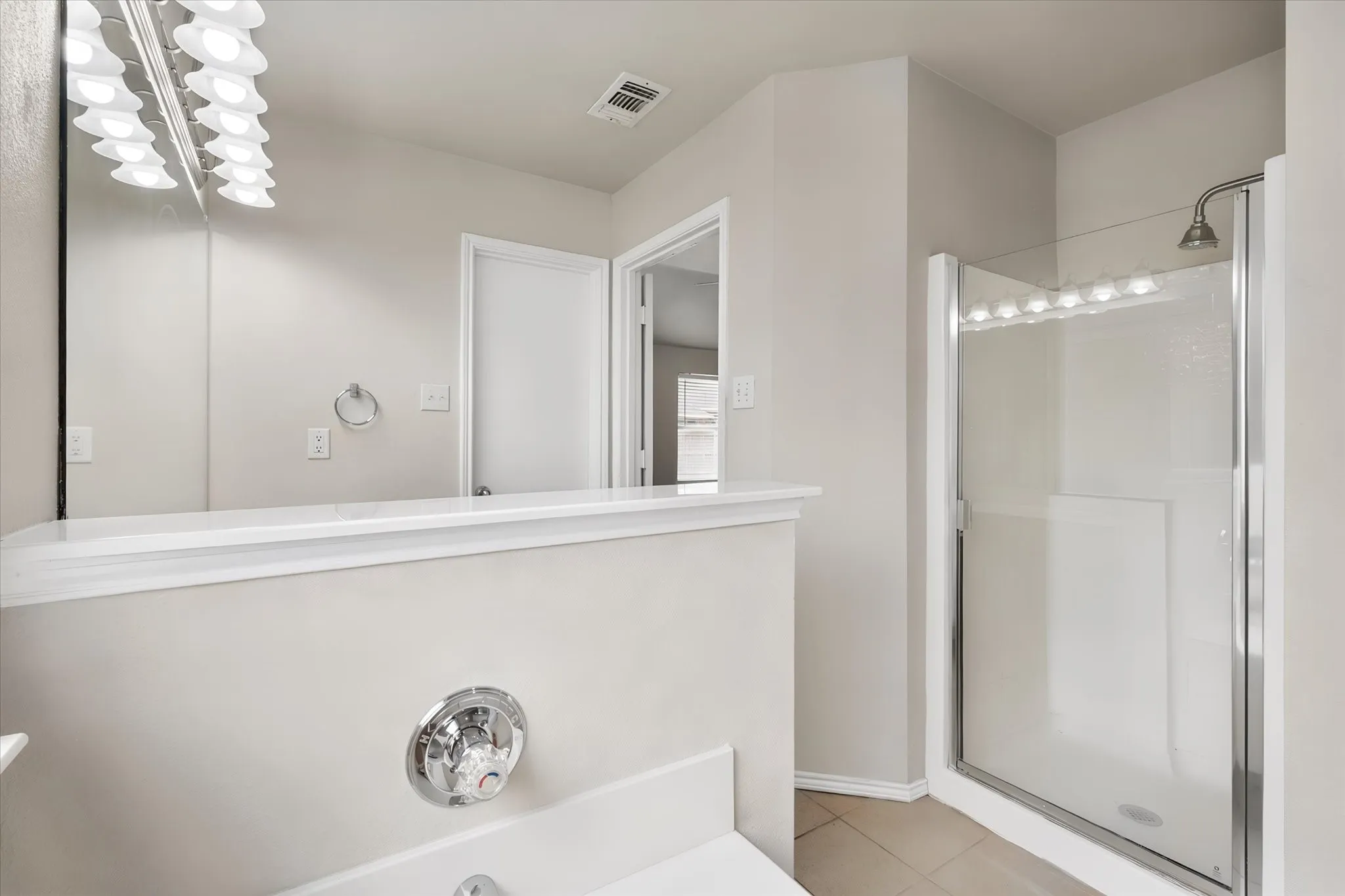 Single Family Residence For Sale in Johnson County , 1017 Caleb Street, Burleson, Texas 76028, 3 Bedroom, 2 Bathroom, 2 Garage spaces, 1,959 Sqft, built in 2002, mls#21378273, Real Estate Agent in Burleson, Homes For Sale in Johnson county, Homes For Sale in Burleson, Realtor in Burleson Texas, Real Estate Brokerage Independent Realty Texas, Luminita Cordes Realtor