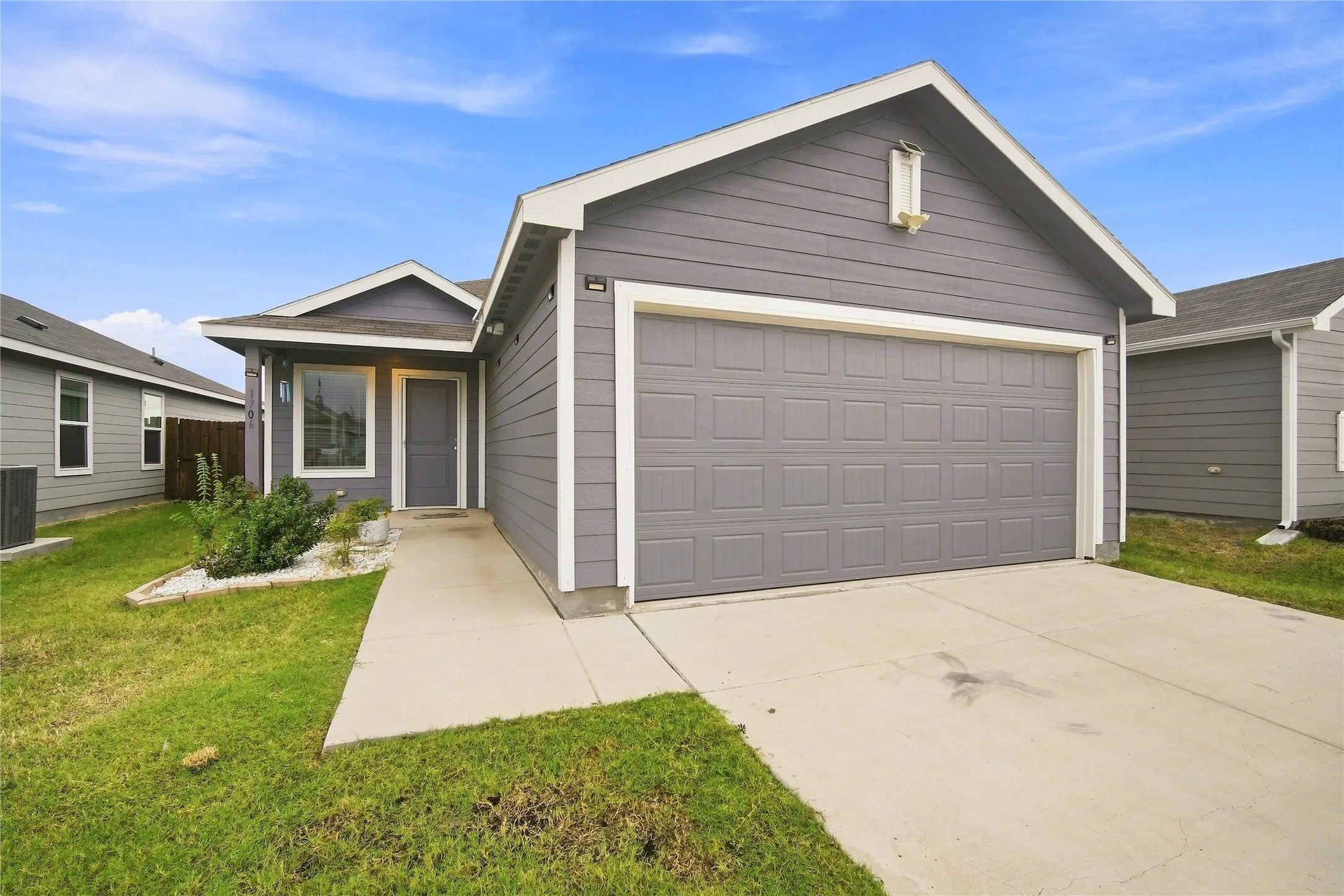 Single Family Residence For Rent in Kaufman County , 1706 Horizons Hill, Crandall, Texas 75114, 3 Bedroom, 2 Bathroom, 2 Garage spaces, 1,266 Sqft, built in 2023, mls#21378751, Real Estate Agent in Crandall, Homes For Rent in Kaufman county, Homes For Rent in Crandall, Realtor in Crandall Texas, Real Estate Brokerage Independent Realty Texas, Luminita Cordes Realtor