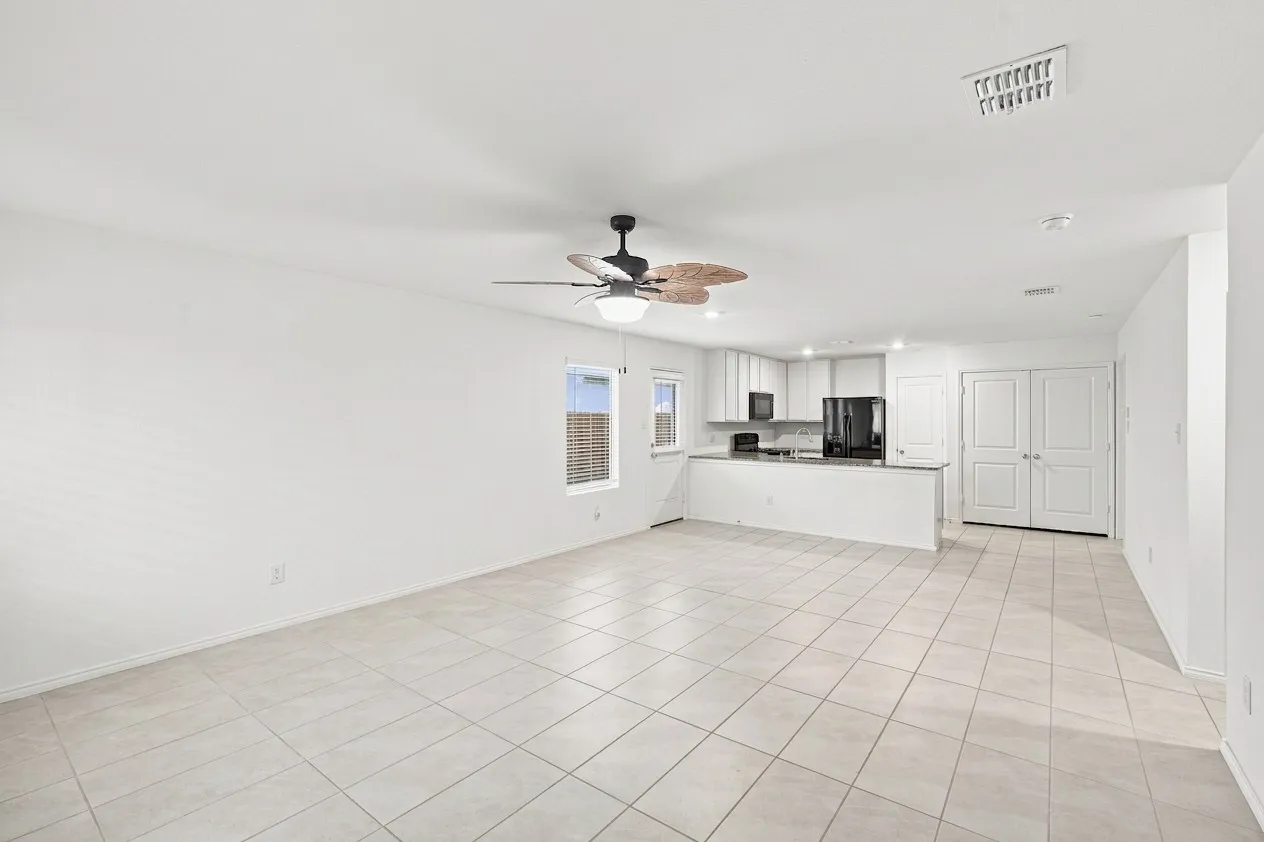 Single Family Residence For Rent in Kaufman County , 1706 Horizons Hill, Crandall, Texas 75114, 3 Bedroom, 2 Bathroom, 2 Garage spaces, 1,266 Sqft, built in 2023, mls#21378751, Real Estate Agent in Crandall, Homes For Rent in Kaufman county, Homes For Rent in Crandall, Realtor in Crandall Texas, Real Estate Brokerage Independent Realty Texas, Luminita Cordes Realtor