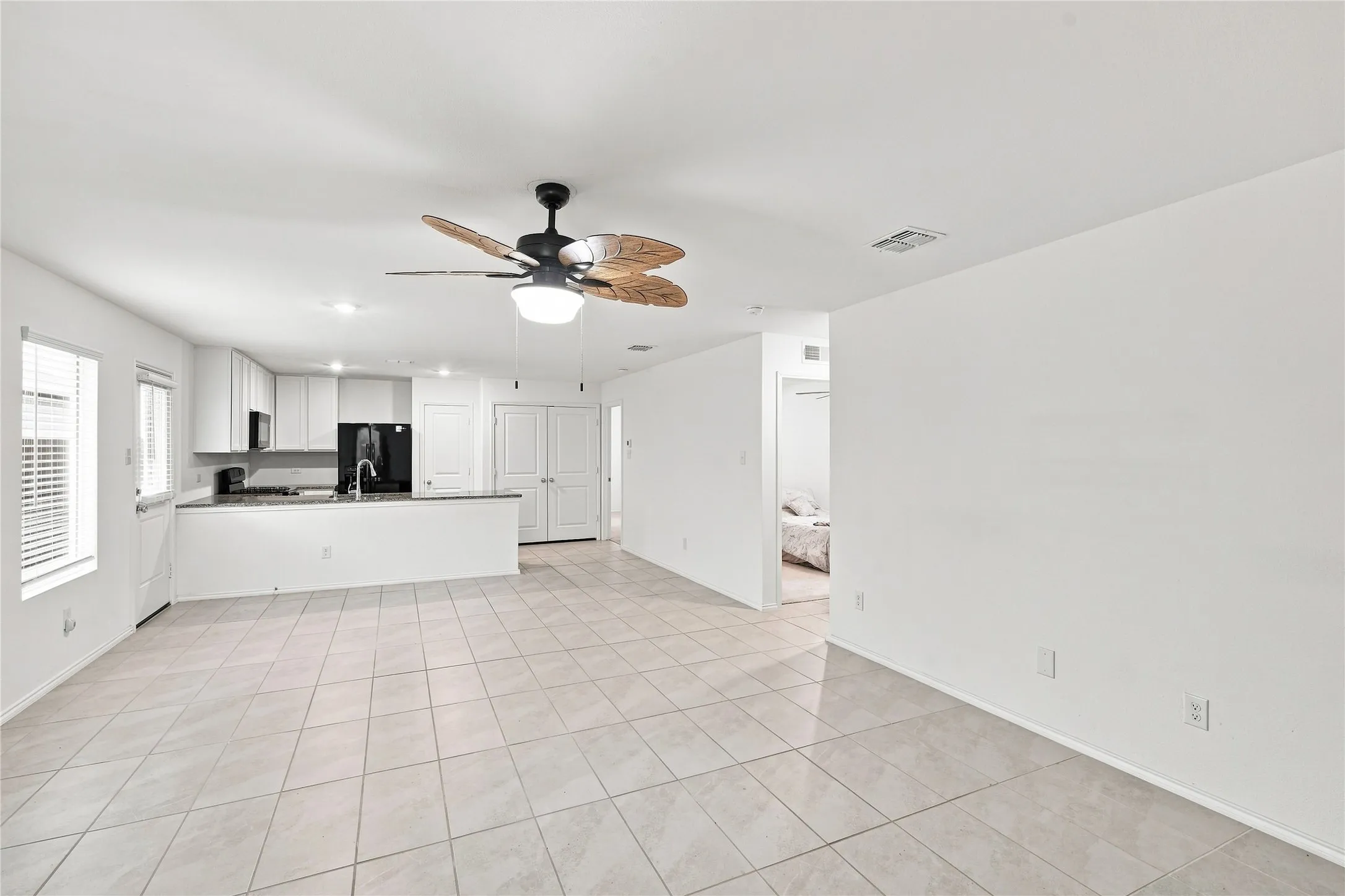 Single Family Residence For Rent in Kaufman County , 1706 Horizons Hill, Crandall, Texas 75114, 3 Bedroom, 2 Bathroom, 2 Garage spaces, 1,266 Sqft, built in 2023, mls#21378751, Real Estate Agent in Crandall, Homes For Rent in Kaufman county, Homes For Rent in Crandall, Realtor in Crandall Texas, Real Estate Brokerage Independent Realty Texas, Luminita Cordes Realtor