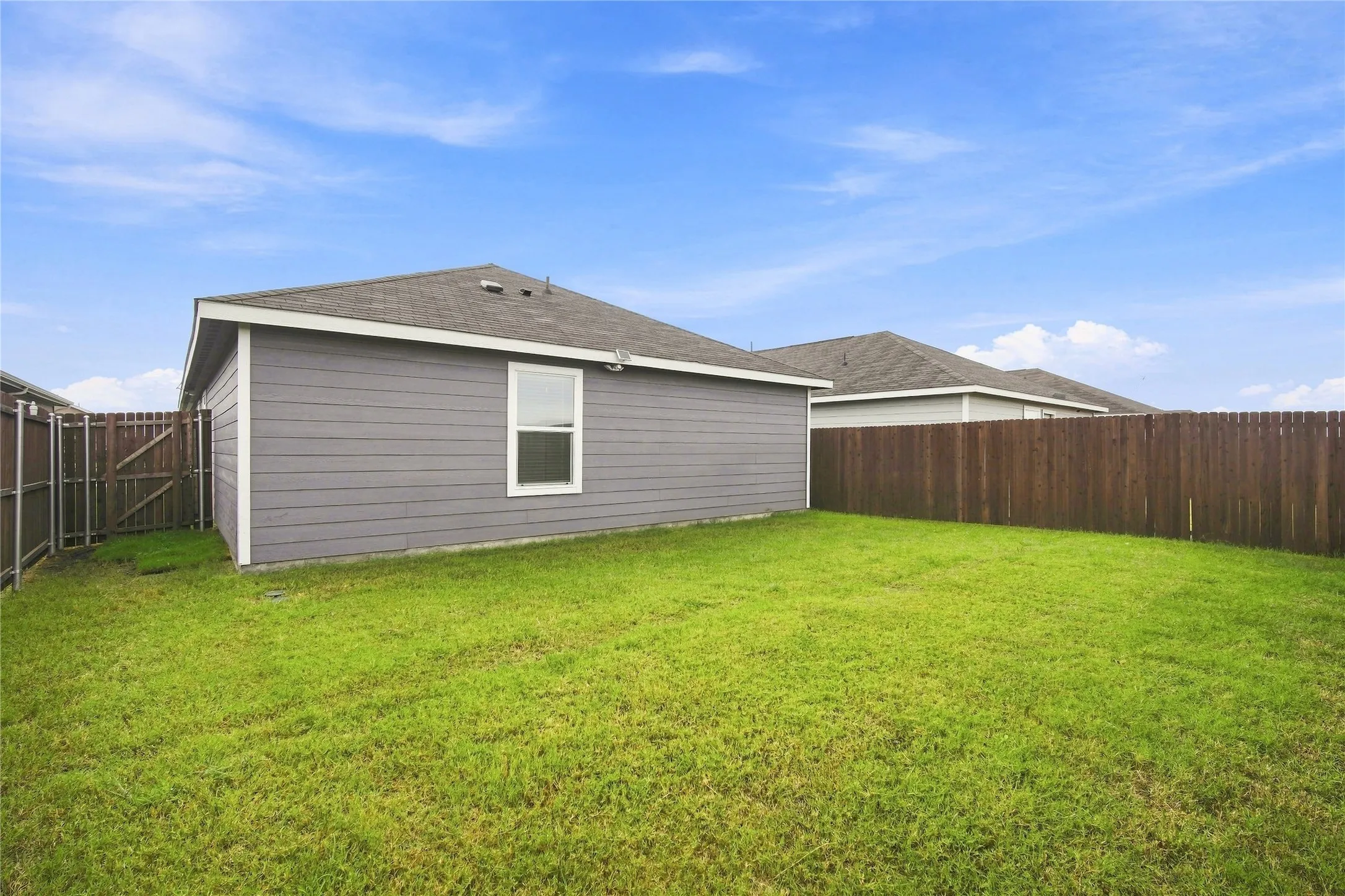 Single Family Residence For Rent in Kaufman County , 1706 Horizons Hill, Crandall, Texas 75114, 3 Bedroom, 2 Bathroom, 2 Garage spaces, 1,266 Sqft, built in 2023, mls#21378751, Real Estate Agent in Crandall, Homes For Rent in Kaufman county, Homes For Rent in Crandall, Realtor in Crandall Texas, Real Estate Brokerage Independent Realty Texas, Luminita Cordes Realtor
