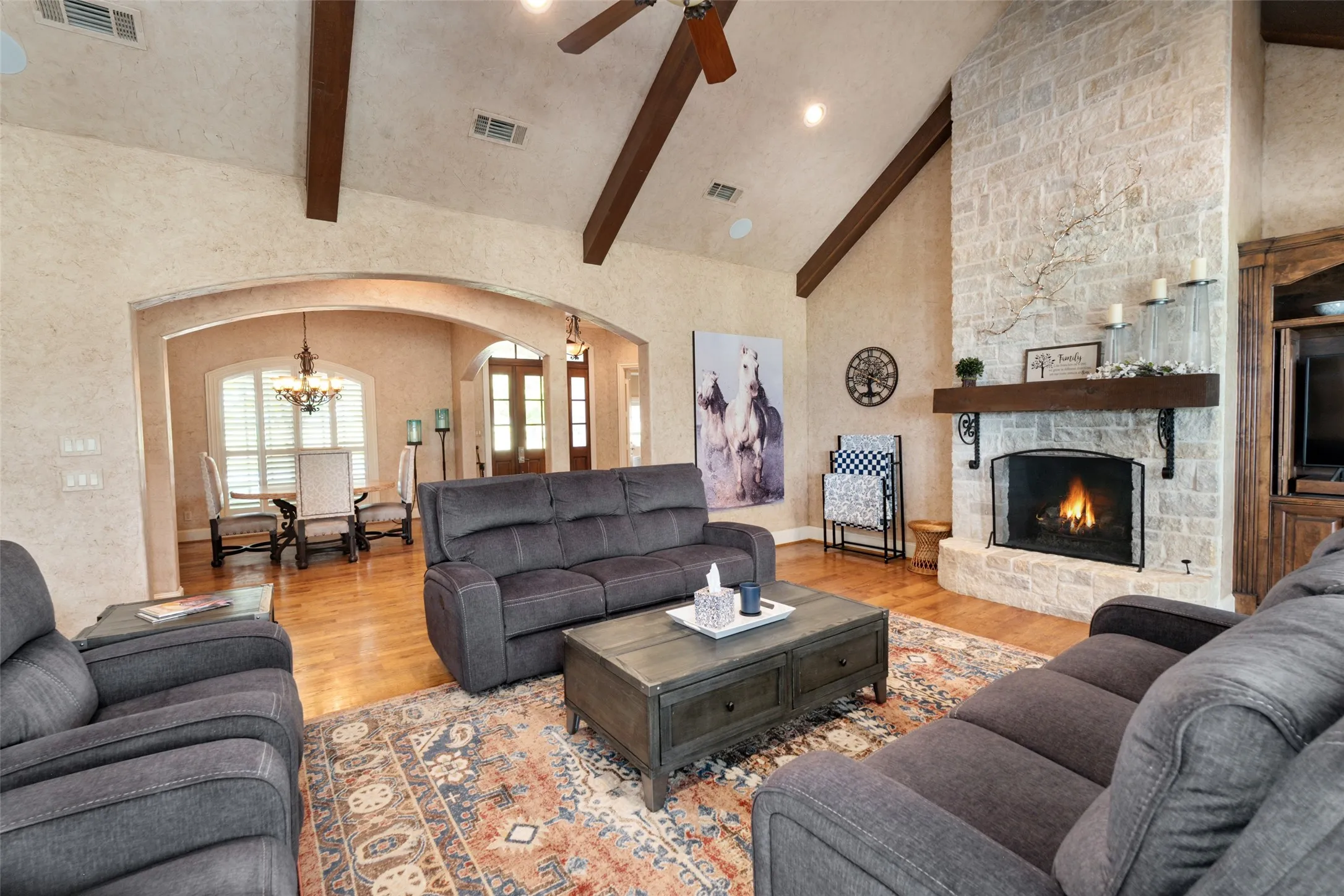 Single Family Residence For Sale in Henderson County , 229 Lakeside Drive, Malakoff, Texas 75148, 5 Bedroom, 4 Bathroom, 3 Garage spaces, 3,928 Sqft, built in 2008, mls#21378569, Real Estate Agent in Malakoff, Homes For Sale in Henderson county, Homes For Sale in Malakoff, Realtor in Malakoff Texas, Real Estate Brokerage Independent Realty Texas, Luminita Cordes Realtor