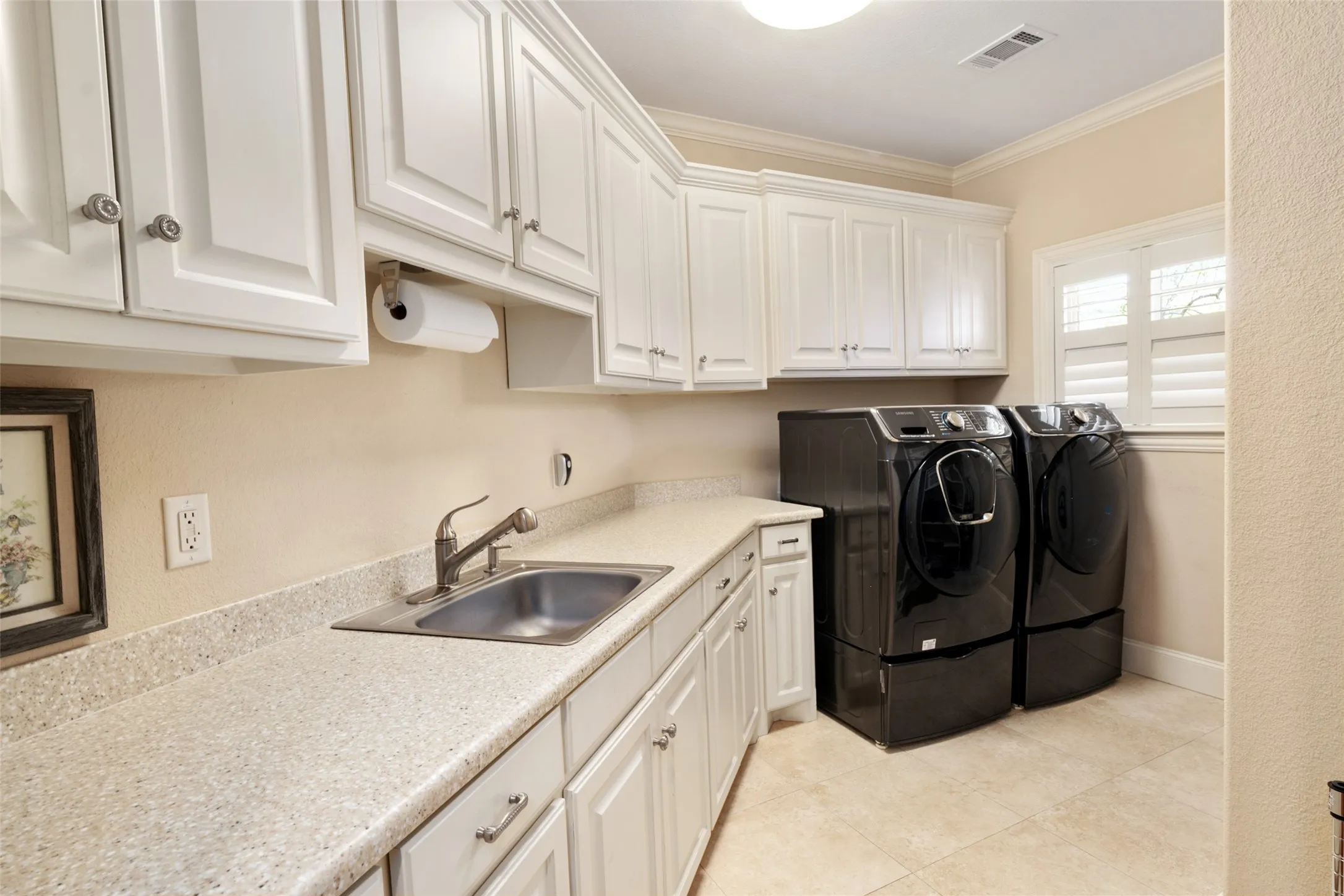 Single Family Residence For Sale in Henderson County , 229 Lakeside Drive, Malakoff, Texas 75148, 5 Bedroom, 4 Bathroom, 3 Garage spaces, 3,928 Sqft, built in 2008, mls#21378569, Real Estate Agent in Malakoff, Homes For Sale in Henderson county, Homes For Sale in Malakoff, Realtor in Malakoff Texas, Real Estate Brokerage Independent Realty Texas, Luminita Cordes Realtor