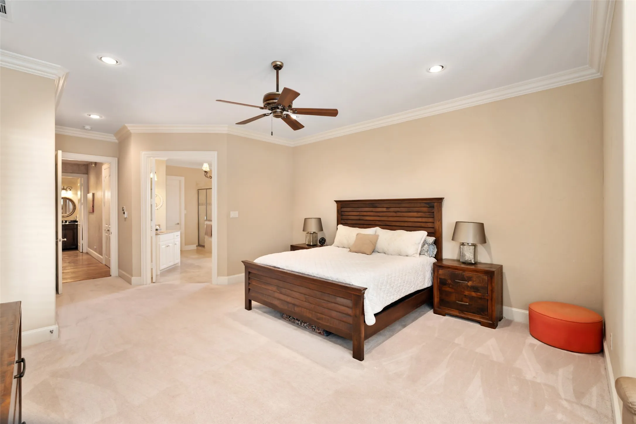 Single Family Residence For Sale in Henderson County , 229 Lakeside Drive, Malakoff, Texas 75148, 5 Bedroom, 4 Bathroom, 3 Garage spaces, 3,928 Sqft, built in 2008, mls#21378569, Real Estate Agent in Malakoff, Homes For Sale in Henderson county, Homes For Sale in Malakoff, Realtor in Malakoff Texas, Real Estate Brokerage Independent Realty Texas, Luminita Cordes Realtor