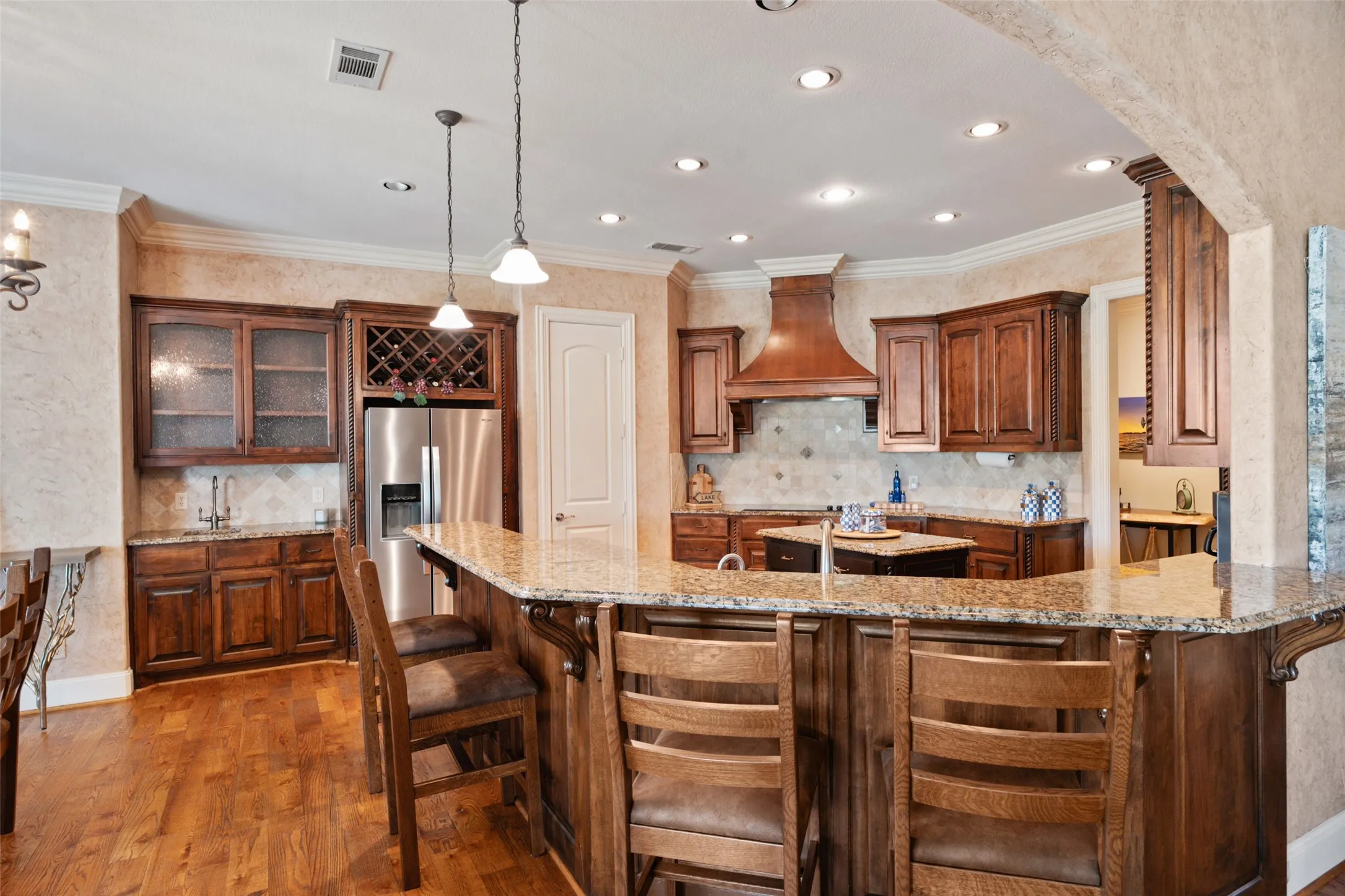 Single Family Residence For Sale in Henderson County , 229 Lakeside Drive, Malakoff, Texas 75148, 5 Bedroom, 4 Bathroom, 3 Garage spaces, 3,928 Sqft, built in 2008, mls#21378569, Real Estate Agent in Malakoff, Homes For Sale in Henderson county, Homes For Sale in Malakoff, Realtor in Malakoff Texas, Real Estate Brokerage Independent Realty Texas, Luminita Cordes Realtor