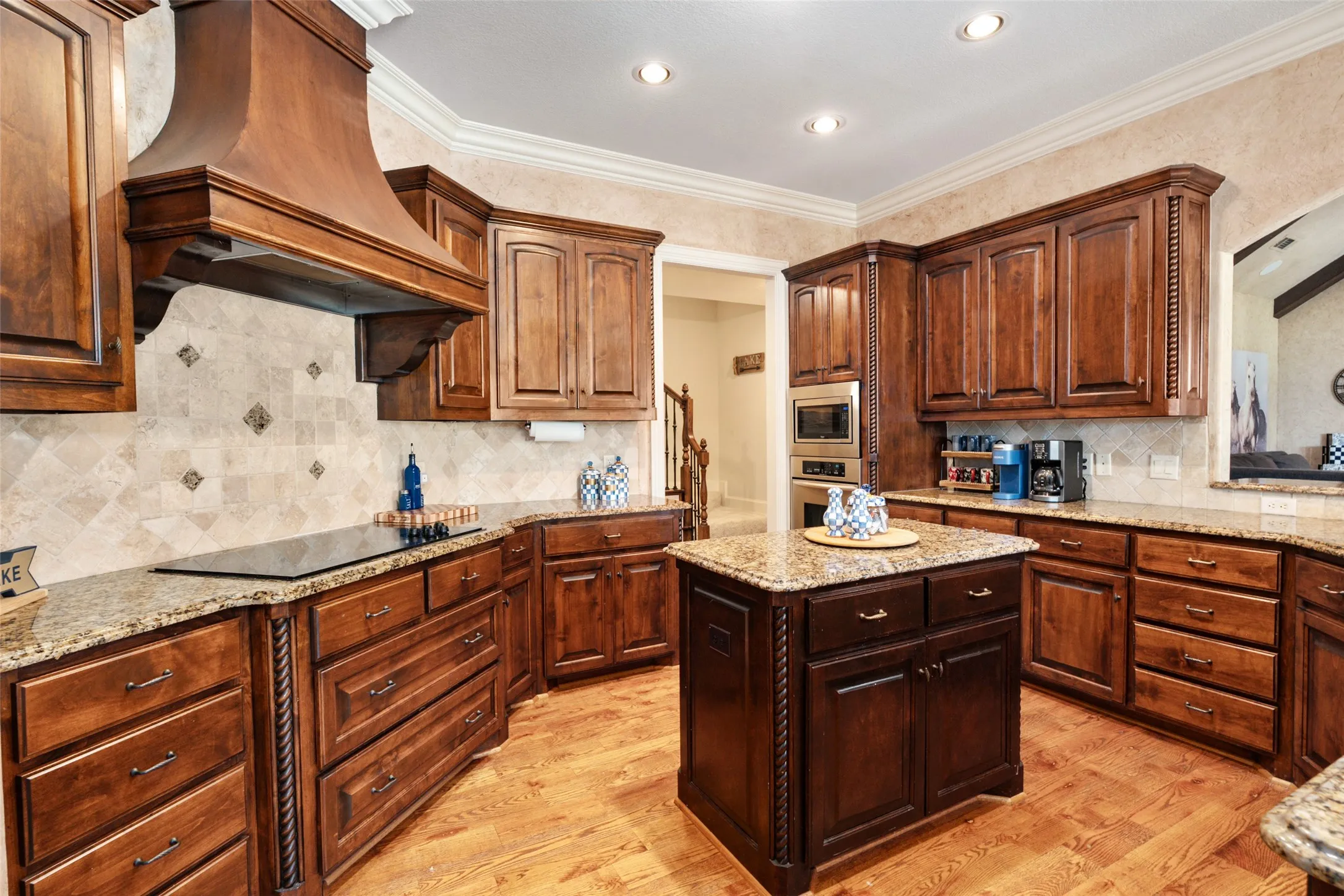 Single Family Residence For Sale in Henderson County , 229 Lakeside Drive, Malakoff, Texas 75148, 5 Bedroom, 4 Bathroom, 3 Garage spaces, 3,928 Sqft, built in 2008, mls#21378569, Real Estate Agent in Malakoff, Homes For Sale in Henderson county, Homes For Sale in Malakoff, Realtor in Malakoff Texas, Real Estate Brokerage Independent Realty Texas, Luminita Cordes Realtor