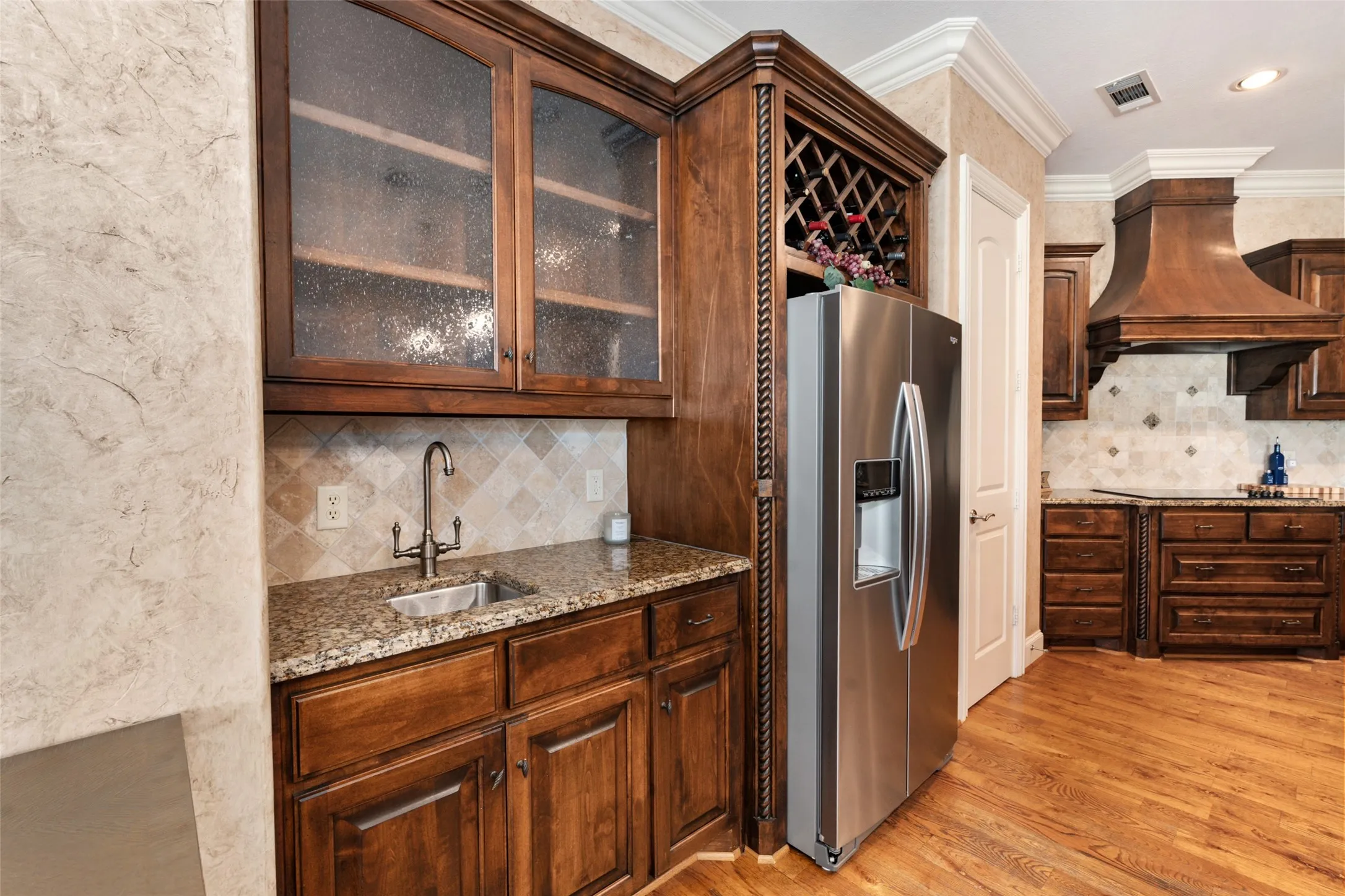 Single Family Residence For Sale in Henderson County , 229 Lakeside Drive, Malakoff, Texas 75148, 5 Bedroom, 4 Bathroom, 3 Garage spaces, 3,928 Sqft, built in 2008, mls#21378569, Real Estate Agent in Malakoff, Homes For Sale in Henderson county, Homes For Sale in Malakoff, Realtor in Malakoff Texas, Real Estate Brokerage Independent Realty Texas, Luminita Cordes Realtor