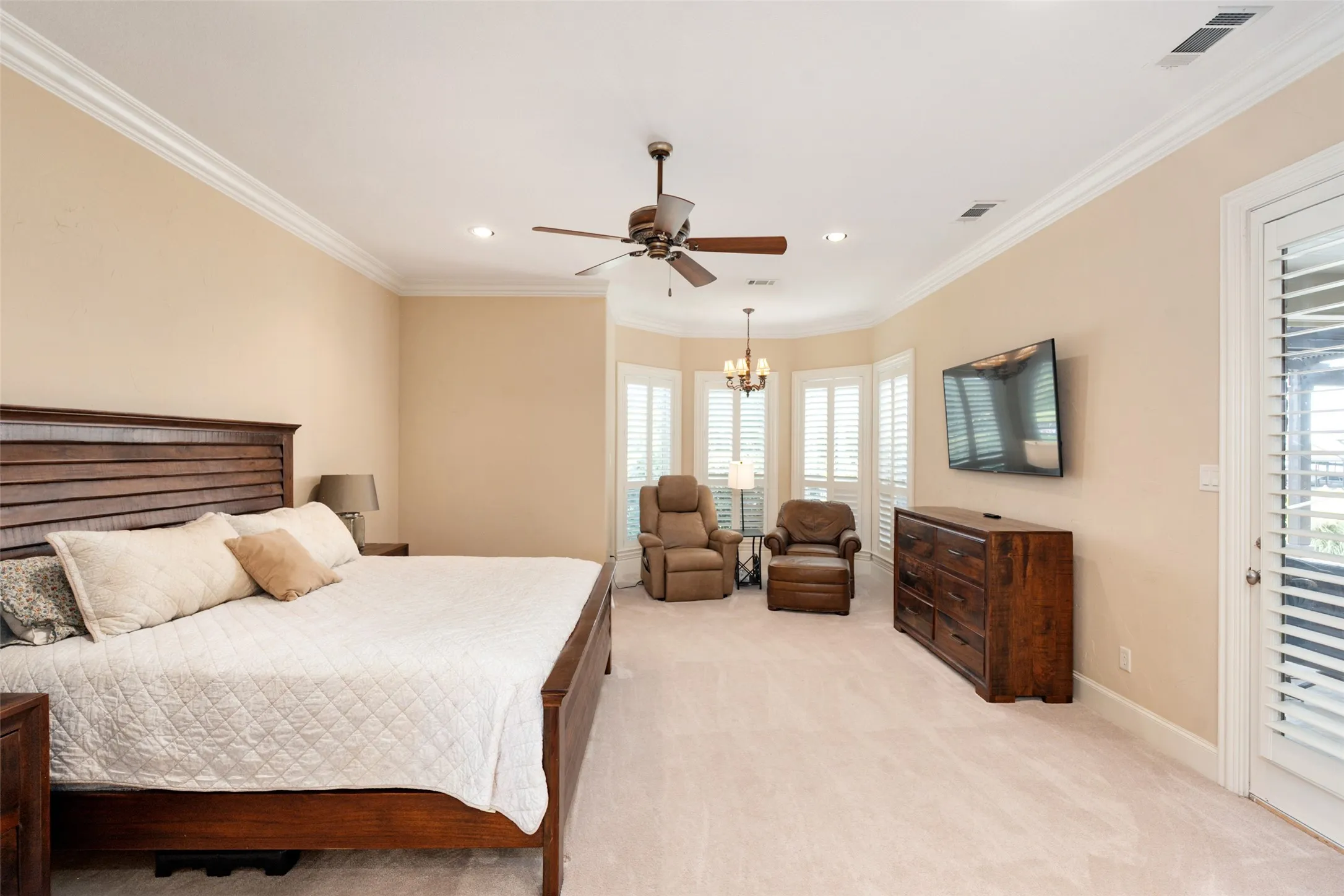 Single Family Residence For Sale in Henderson County , 229 Lakeside Drive, Malakoff, Texas 75148, 5 Bedroom, 4 Bathroom, 3 Garage spaces, 3,928 Sqft, built in 2008, mls#21378569, Real Estate Agent in Malakoff, Homes For Sale in Henderson county, Homes For Sale in Malakoff, Realtor in Malakoff Texas, Real Estate Brokerage Independent Realty Texas, Luminita Cordes Realtor