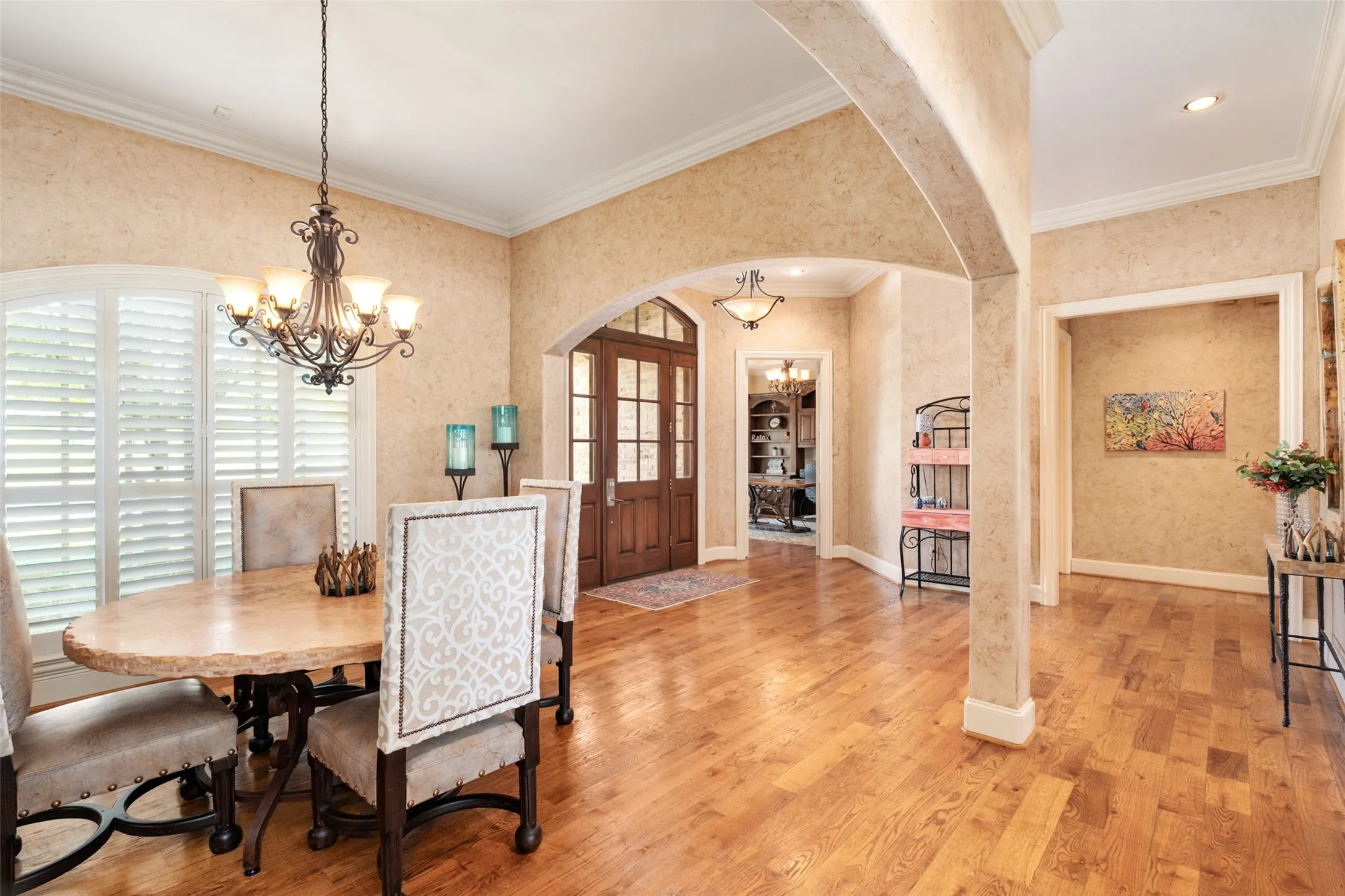 Single Family Residence For Sale in Henderson County , 229 Lakeside Drive, Malakoff, Texas 75148, 5 Bedroom, 4 Bathroom, 3 Garage spaces, 3,928 Sqft, built in 2008, mls#21378569, Real Estate Agent in Malakoff, Homes For Sale in Henderson county, Homes For Sale in Malakoff, Realtor in Malakoff Texas, Real Estate Brokerage Independent Realty Texas, Luminita Cordes Realtor