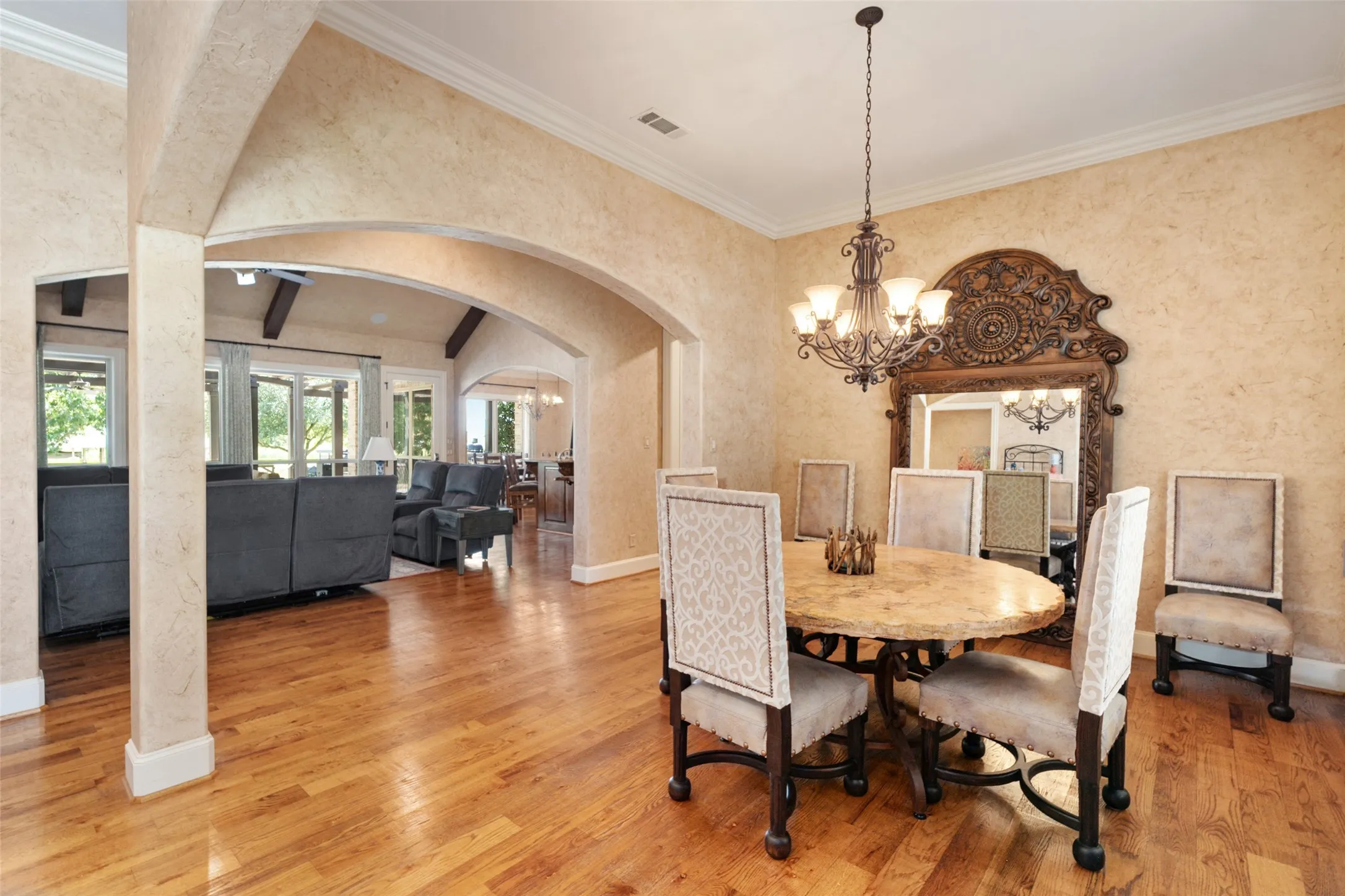 Single Family Residence For Sale in Henderson County , 229 Lakeside Drive, Malakoff, Texas 75148, 5 Bedroom, 4 Bathroom, 3 Garage spaces, 3,928 Sqft, built in 2008, mls#21378569, Real Estate Agent in Malakoff, Homes For Sale in Henderson county, Homes For Sale in Malakoff, Realtor in Malakoff Texas, Real Estate Brokerage Independent Realty Texas, Luminita Cordes Realtor