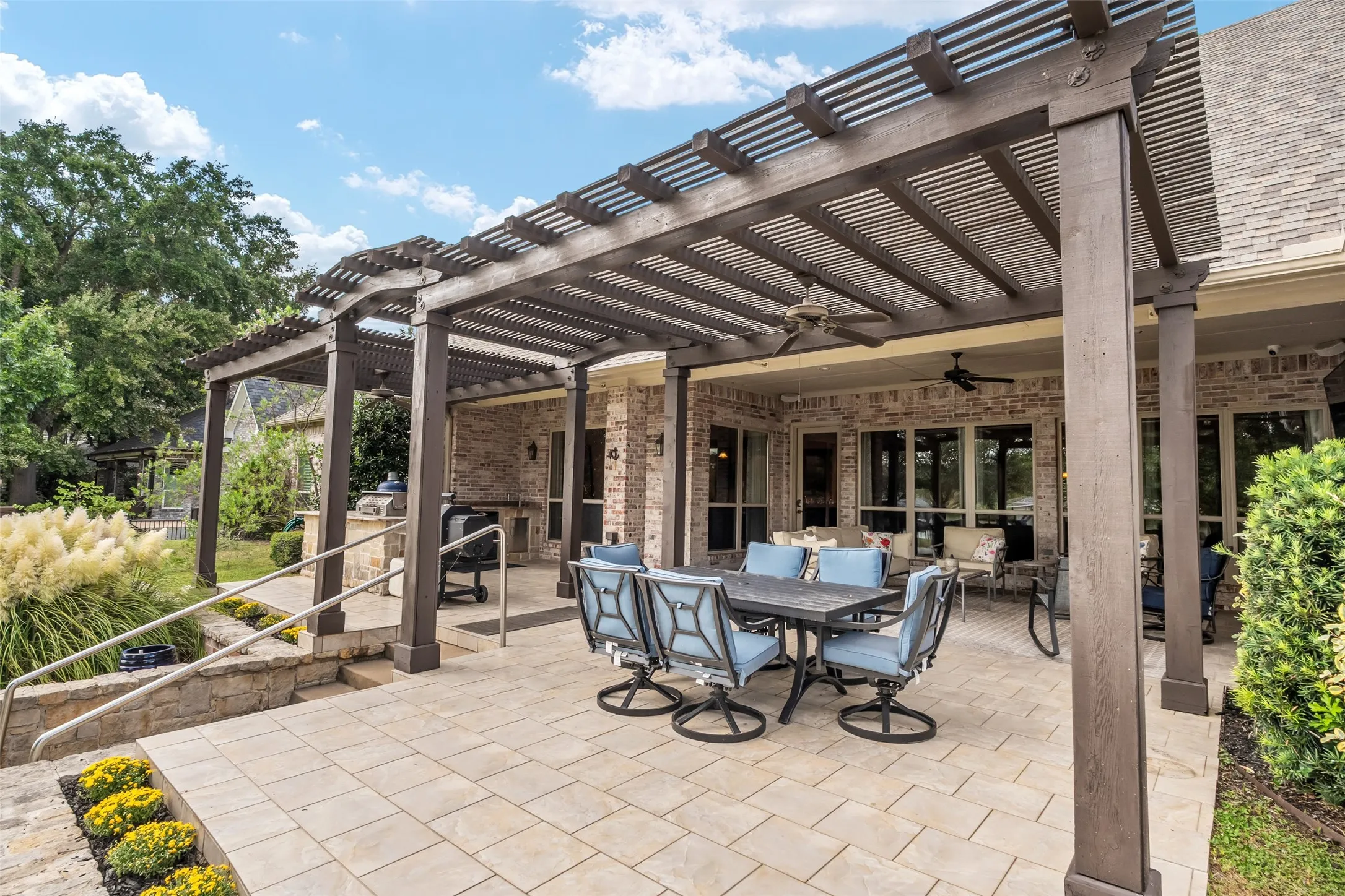 Single Family Residence For Sale in Henderson County , 229 Lakeside Drive, Malakoff, Texas 75148, 5 Bedroom, 4 Bathroom, 3 Garage spaces, 3,928 Sqft, built in 2008, mls#21378569, Real Estate Agent in Malakoff, Homes For Sale in Henderson county, Homes For Sale in Malakoff, Realtor in Malakoff Texas, Real Estate Brokerage Independent Realty Texas, Luminita Cordes Realtor