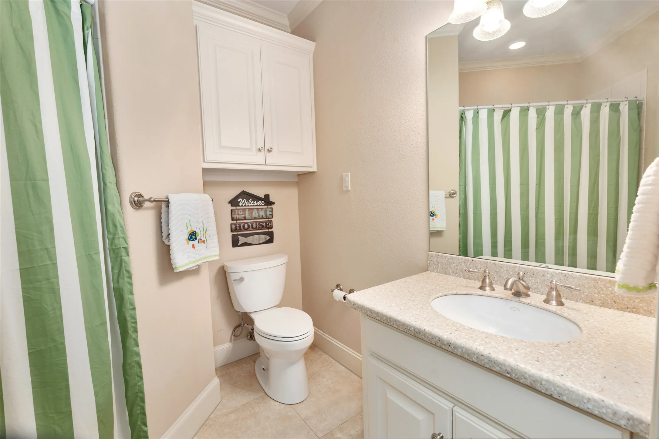 Single Family Residence For Sale in Henderson County , 229 Lakeside Drive, Malakoff, Texas 75148, 5 Bedroom, 4 Bathroom, 3 Garage spaces, 3,928 Sqft, built in 2008, mls#21378569, Real Estate Agent in Malakoff, Homes For Sale in Henderson county, Homes For Sale in Malakoff, Realtor in Malakoff Texas, Real Estate Brokerage Independent Realty Texas, Luminita Cordes Realtor