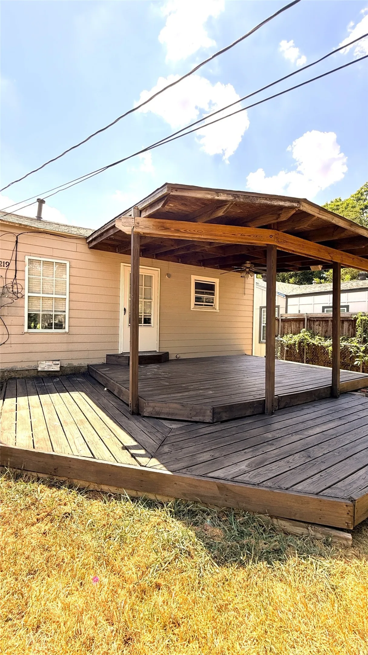 Single Family Residence For Rent in Dallas County , 1219 W Avenue F, Garland, Texas 75040, 2 Bedroom, 1 Bathroom, 1 Garage spaces, 697 Sqft, built in 1950, mls#21379229, Real Estate Agent in Garland, Homes For Rent in Dallas county, Homes For Rent in Garland, Realtor in Garland Texas, Real Estate Brokerage Independent Realty Texas, Luminita Cordes Realtor