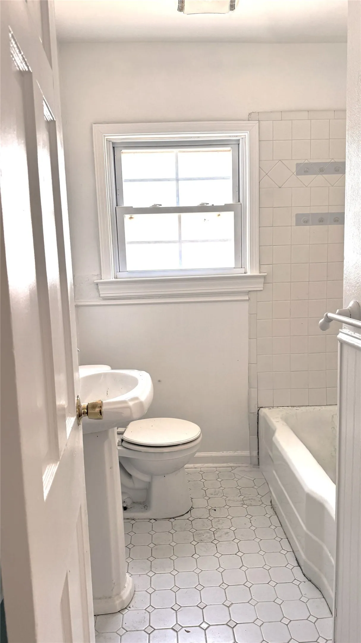 Single Family Residence For Rent in Dallas County , 1219 W Avenue F, Garland, Texas 75040, 2 Bedroom, 1 Bathroom, 1 Garage spaces, 697 Sqft, built in 1950, mls#21379229, Real Estate Agent in Garland, Homes For Rent in Dallas county, Homes For Rent in Garland, Realtor in Garland Texas, Real Estate Brokerage Independent Realty Texas, Luminita Cordes Realtor