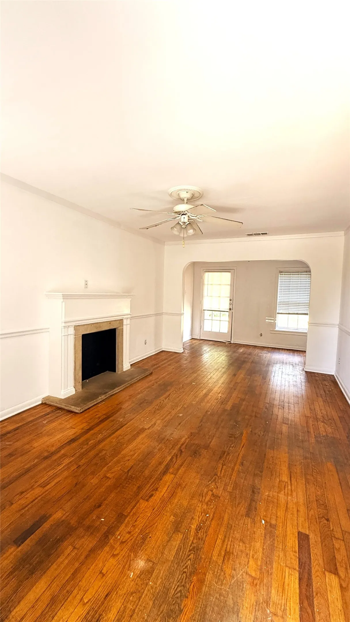 Single Family Residence For Rent in Dallas County , 1219 W Avenue F, Garland, Texas 75040, 2 Bedroom, 1 Bathroom, 1 Garage spaces, 697 Sqft, built in 1950, mls#21379229, Real Estate Agent in Garland, Homes For Rent in Dallas county, Homes For Rent in Garland, Realtor in Garland Texas, Real Estate Brokerage Independent Realty Texas, Luminita Cordes Realtor